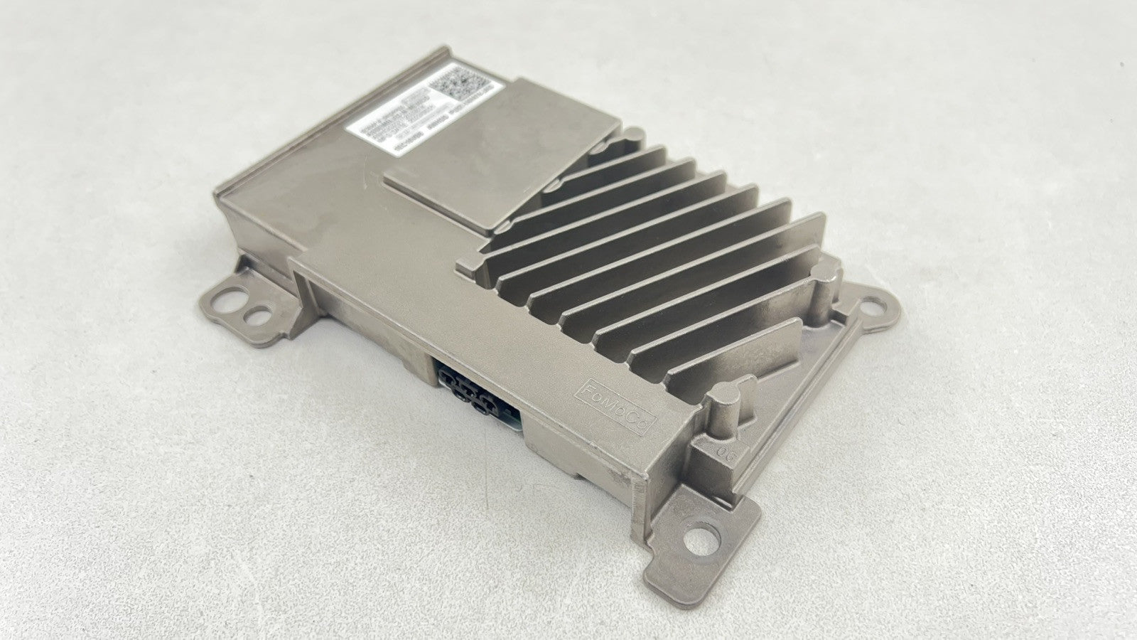 PU5T-14H474-JAG / PU5T 14H474 JAG / PU5T14H474JAG 24-25 FORD MUSTANG GT GATEWAY CONTROL MODULE PU5T-14H474-JAG OEM