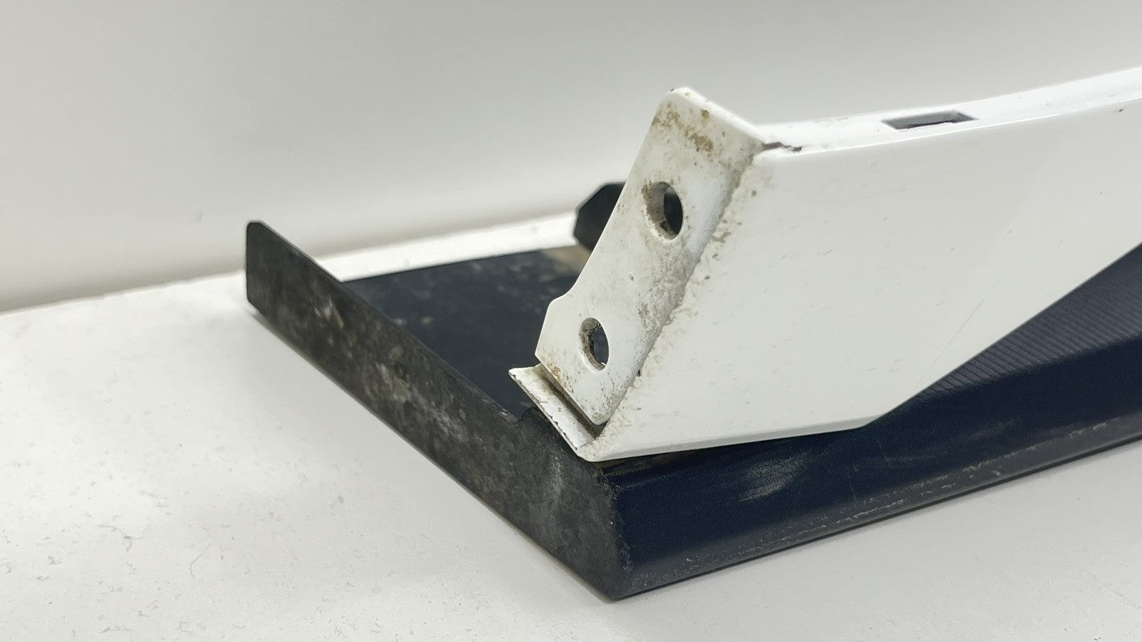 PR3B-C10155-AA / PR3B C10155 AA / PR3BC10155AA 24-25 FORD MUSTANG GT DARK HORSE LEFT SIDE SKIRT ROCKER PANEL COVER TRIM 