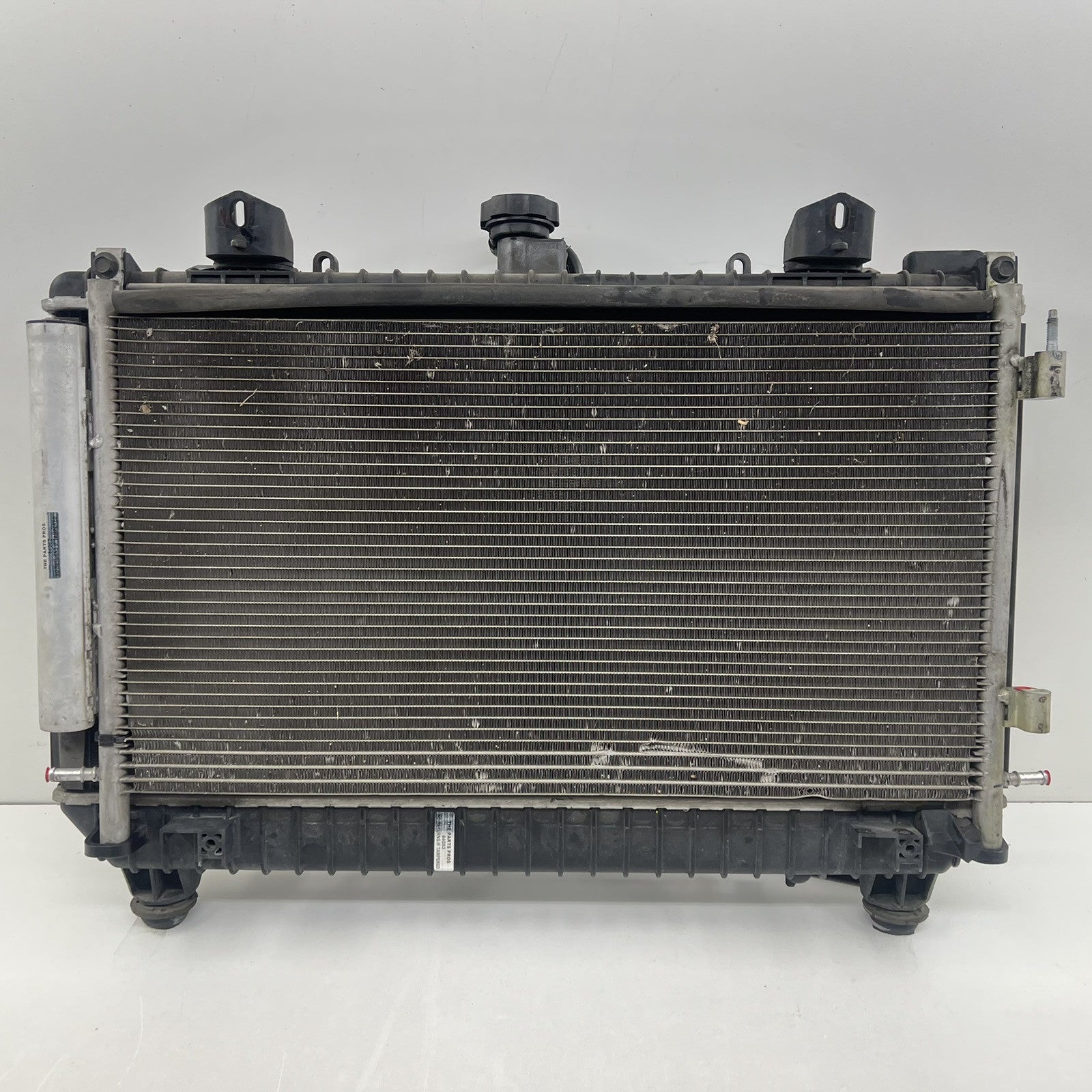 3E012218 10-11 CHEVROLET CAMARO SS RADIATOR CONDENSER ASSEMBLY 3E012218 OEM
