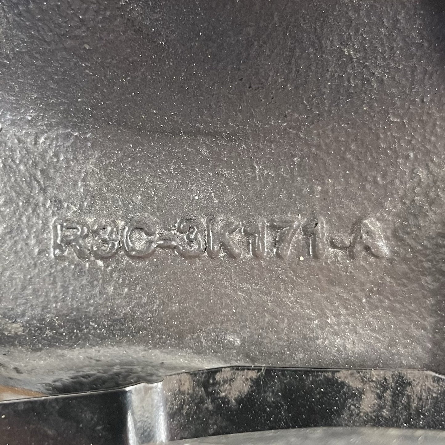 R3C-3K171-A / R3C 3K171 A / R3C3K171A 24-25 FORD MUSTANG PERFORMANCE PACK LEFT FRONT SPINDLE KNUCKLE HUB BEARING OEM