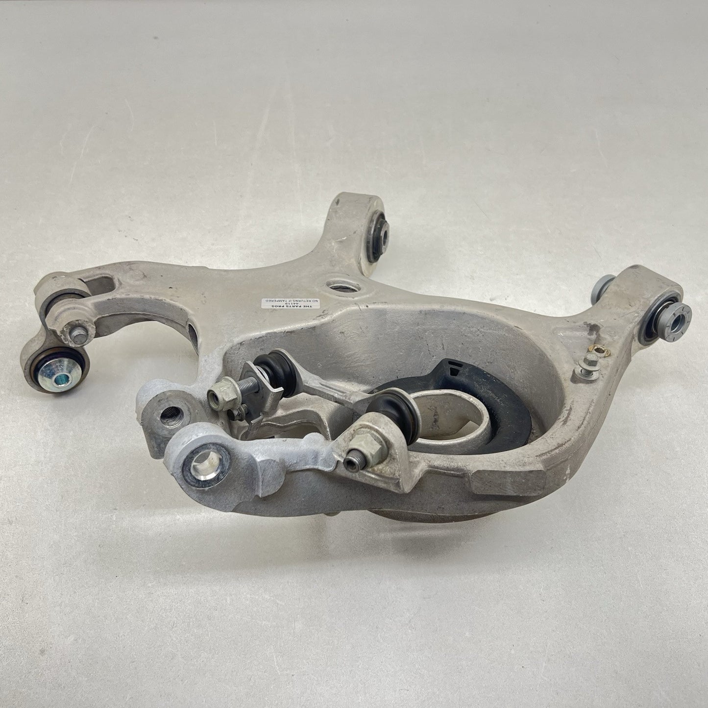PR3C-5K552-FB / PR3C 5K552 FB / PR3C5K552FB 24-25 FORD MUSTANG GT DRIVER LEFT REAR CONTROL ARM PARTIAL SET OEM