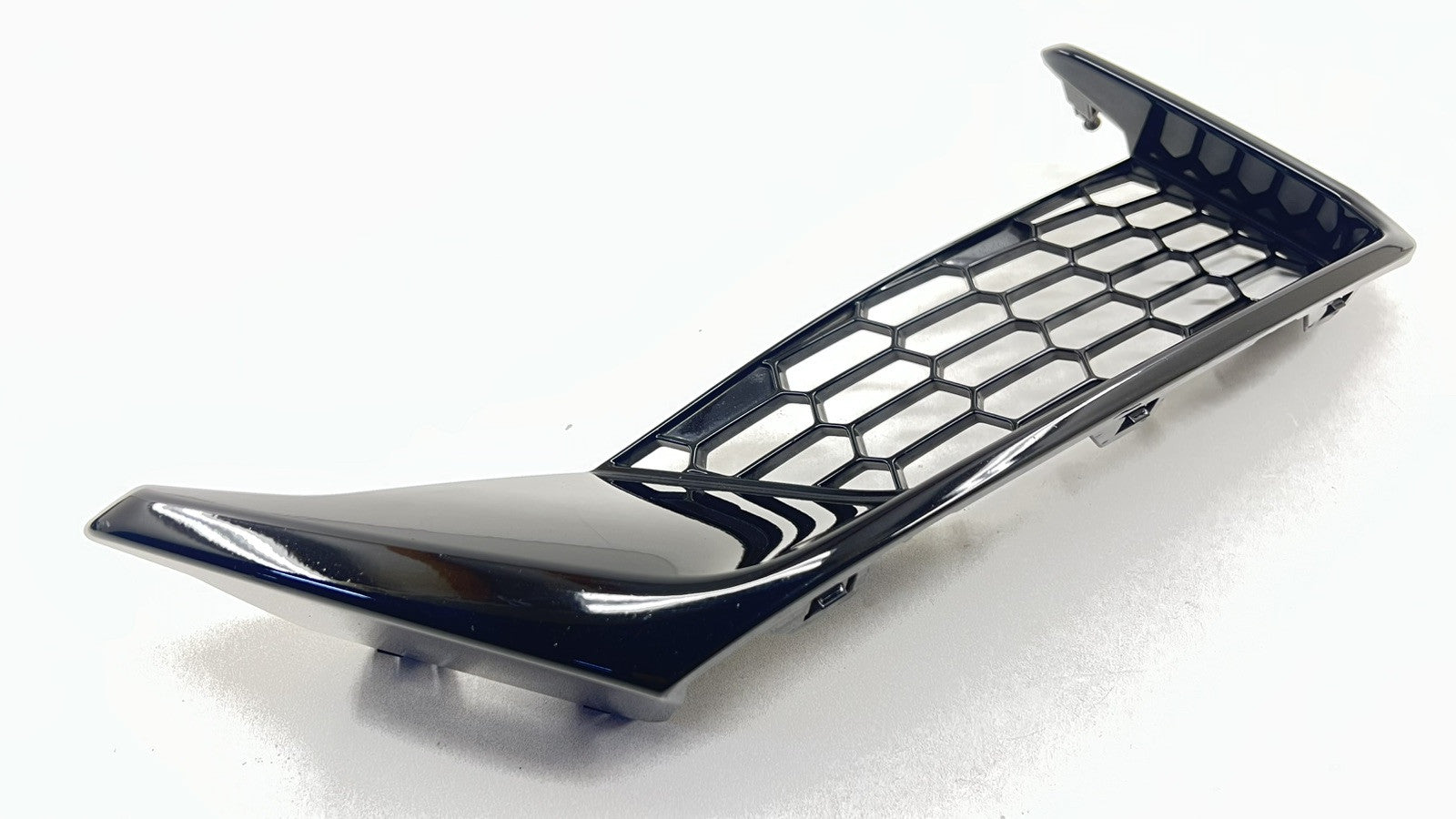 PR3B-8D041-BA / PR3B 8D041 BA / PR3B8D041BA 24-25 FORD MUSTANG DARK HORSE LEFT FRONT BUMPER LOWER GRILLE AIR VENT TRIM O