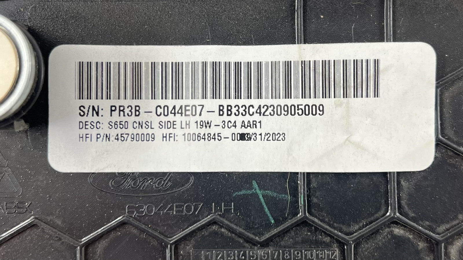 PR3B-C044E07-BB / PR3B C044E07 BB / PR3BC044E07BB 24-25 FORD MUSTANG DARK HORSE LEFT SIDE CENTER CONSOLE PANEL COVER TRI