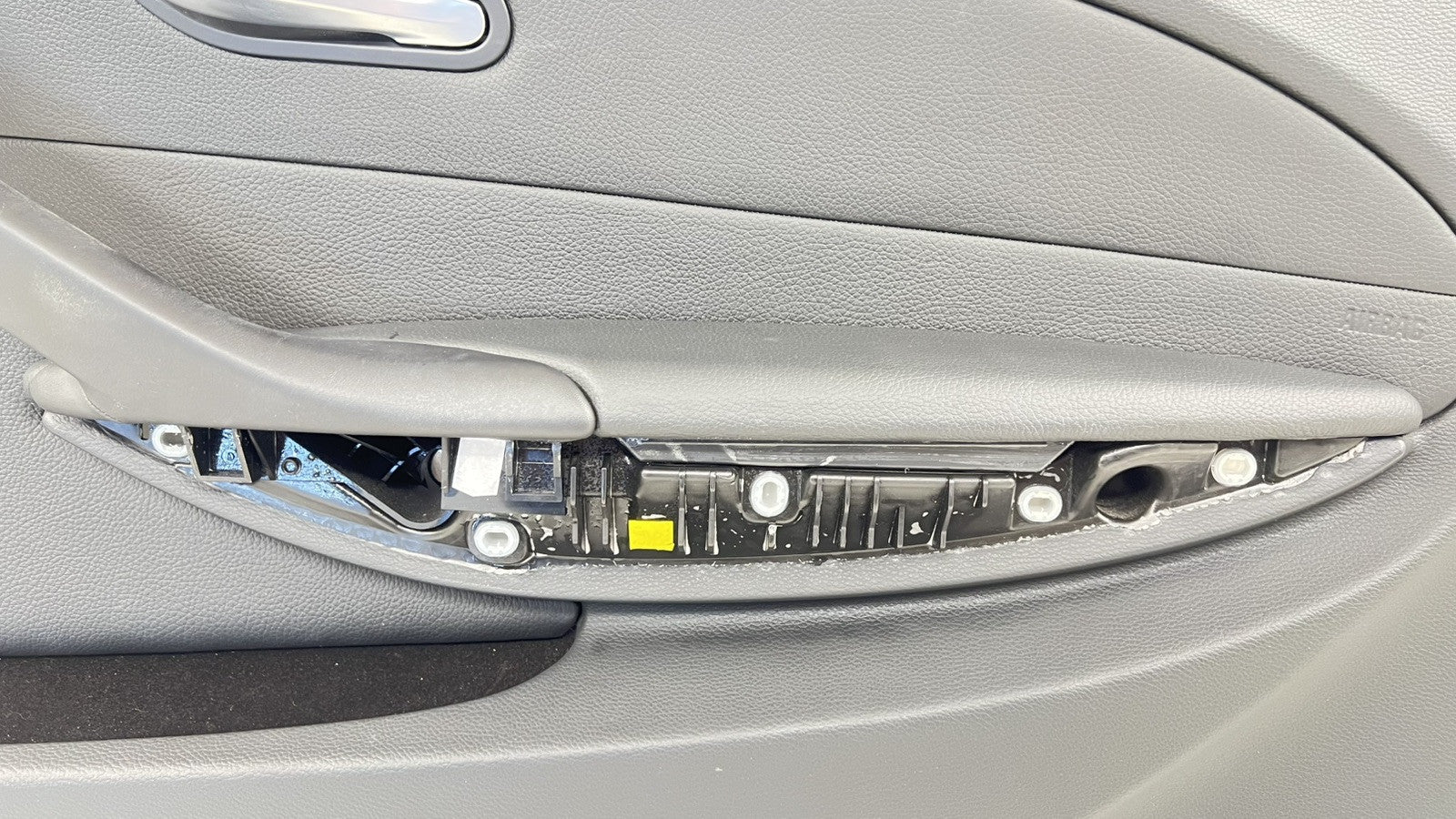 7458160 / 7 458 160 06-10 BMW M6 E63 E64 PASSENGER RIGHT DOOR PANEL TRIM LEATHER BLACK 7458160 OEM