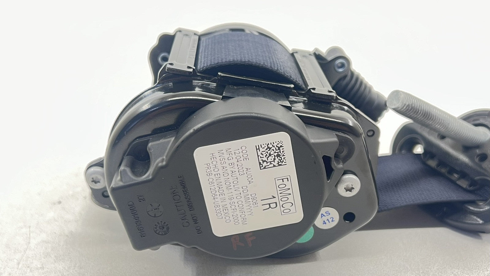 661153300A 24-25 FORD MUSTANG DARK HORSE RIGHT FRONT SEATBELT SEAT BELT RETRACTOR OEM