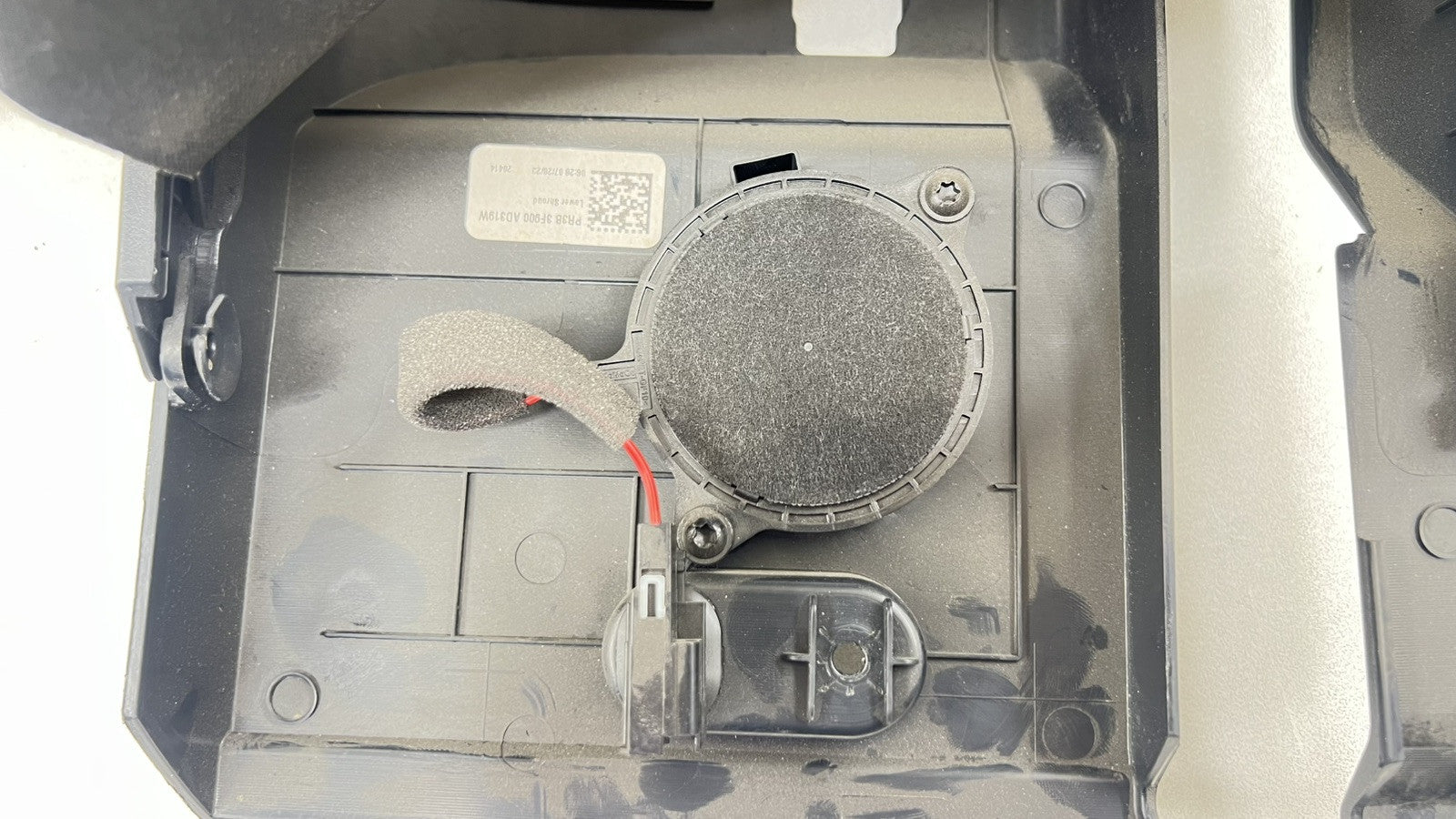 PR3B-C045D30-B / PR3B C045D30 B / PR3BC045D30B 24-25 FORD MUSTANG GT STEERING COLUMN SHROUD COVER SURROUND PANEL TRIM OE