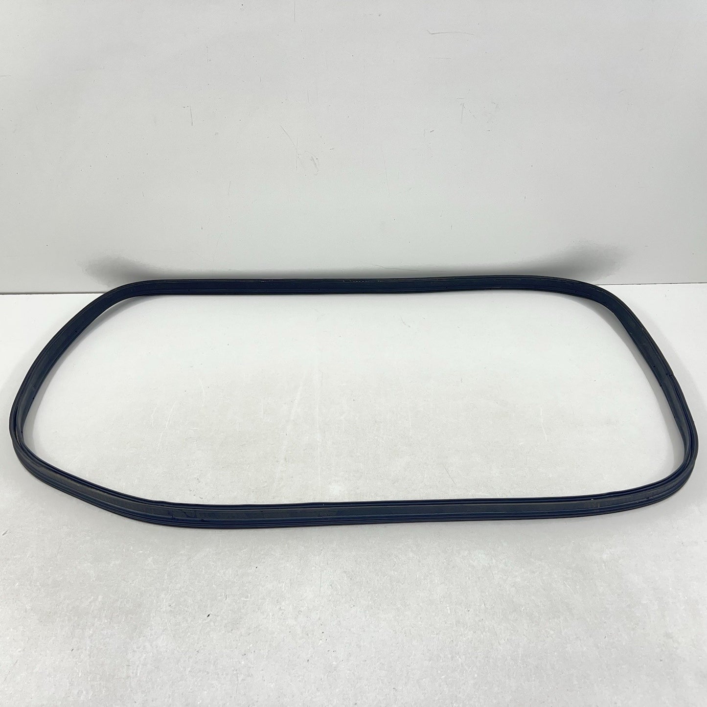 97-04 CHEVROLET CORVETTE C5 REAR TRUNK WEATHERSTRIP SEAL RUBBER OEM