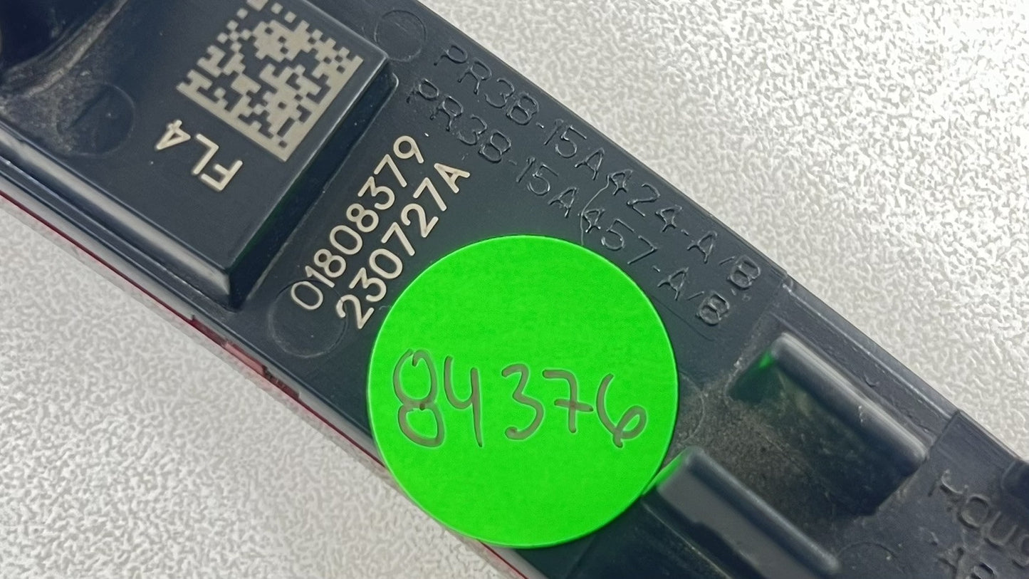 PR3B-15A424-A / PR3B 15A424 A / PR3B15A424A 24-25 FORD MUSTANG GT DRIVER LEFT REAR BUMPER REFLECTOR SIDE MARKER LAMP OEM