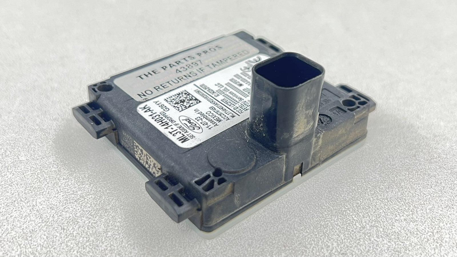 ML3T-14H031-AK / ML3T 14H031 AK / ML3T14H031AK 24-25 FORD MUSTANG GT PASSENGER RIGHT REAR BLIND SPOT RADAR MONITOR MODUL