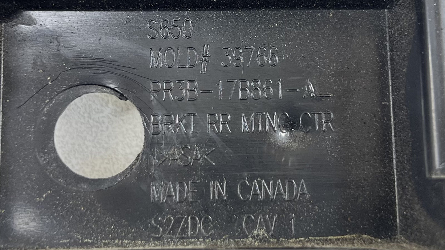 PR3B-17B861-A / PR3B 17B861 A / PR3B17B861A 24-25 FORD MUSTANG GT REAR CENTER BUMPER BRACKET SUPPORT MOUNT PR3B-17B861-A