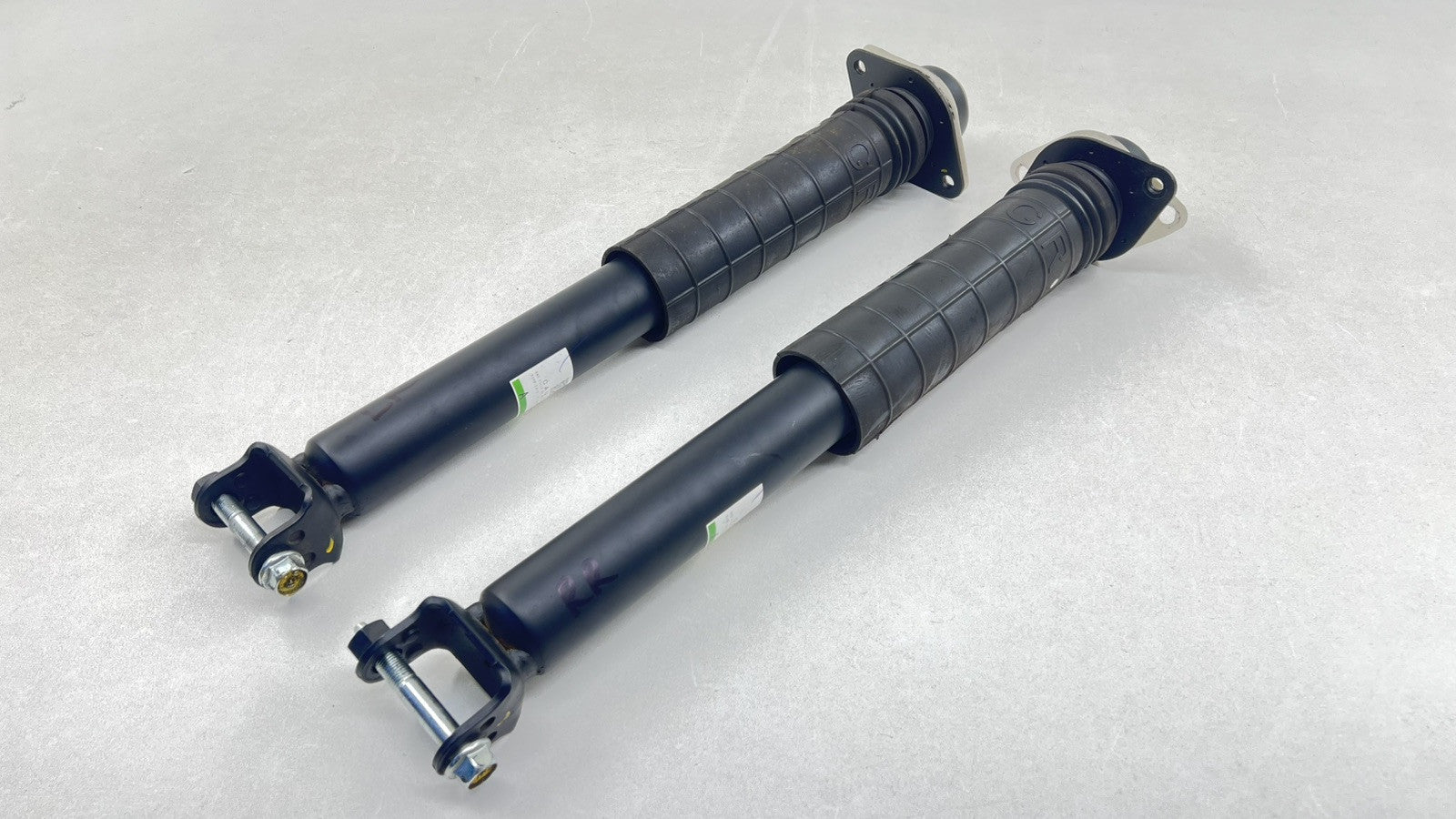 061528350062 24-25 NISSAN Z NISMO FRONT AND REAR SHOCK STRUT SPRING ABSORBER COMPLETE SET OEM