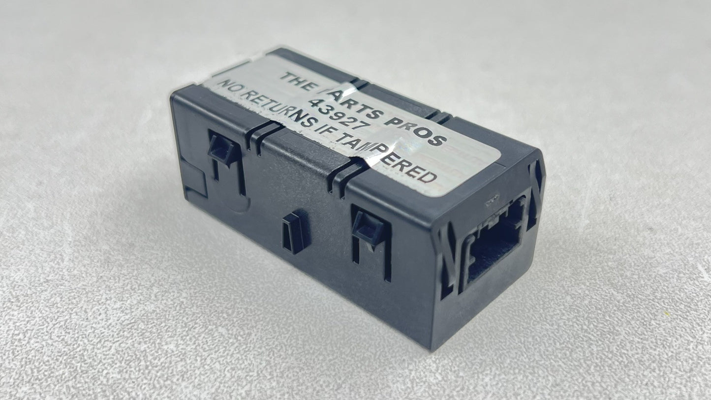 MU5T-19J252-AA / MU5T 19J252 AA / MU5T19J252AA 24-25 FORD MUSTANG GT FRONT USB PORT CHARGE PORT MU5T-19J252-AA OEM