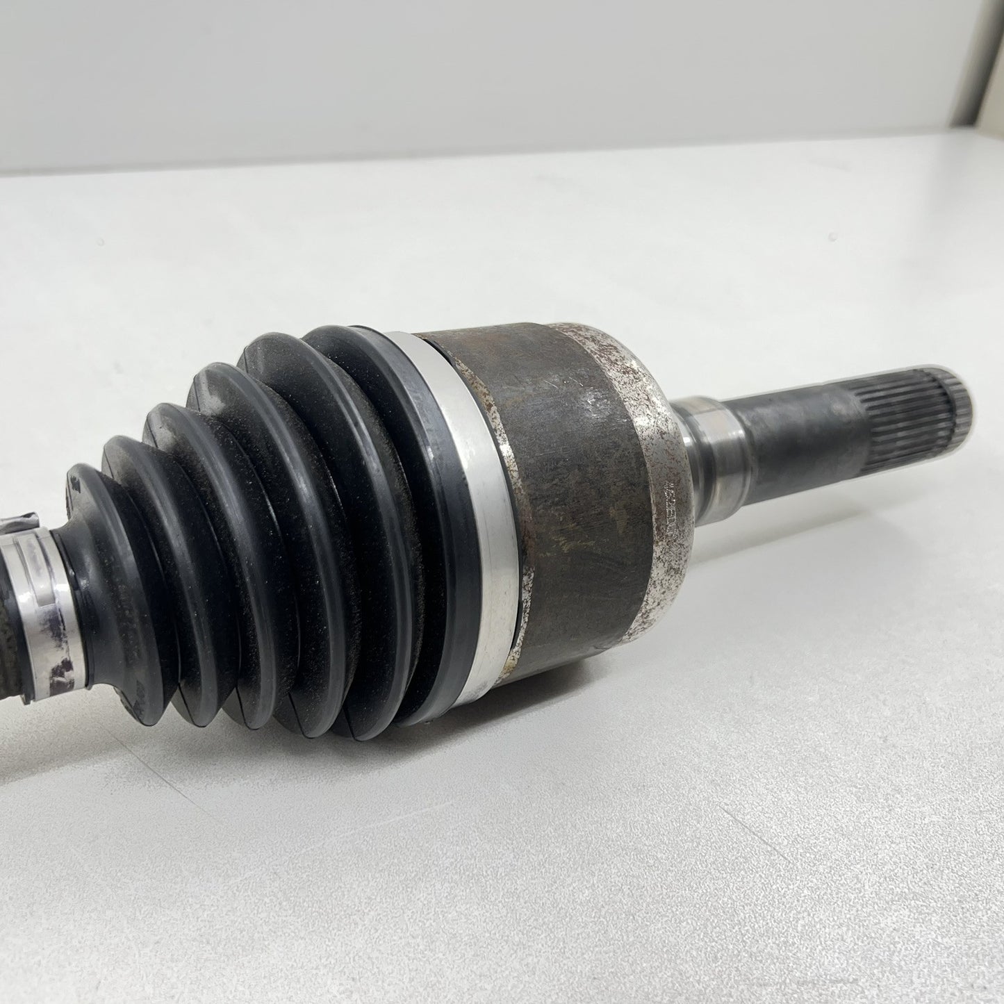 KR33-4K139-BB / KR33 4K139 BB / KR334K139BB 24-25 FORD MUSTANG DARK HORSE AUTO LEFT REAR AXLE SHAFT KR33-4K139-BB OEM