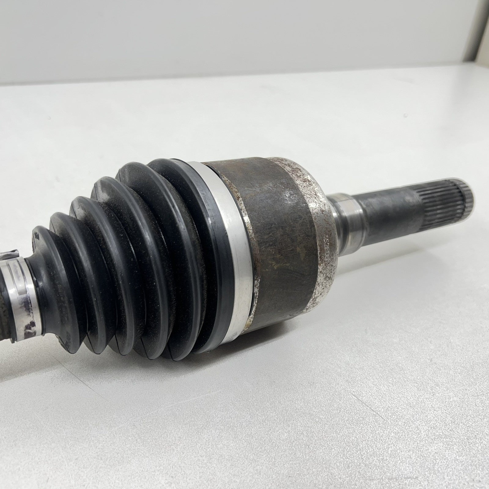 KR33-4K139-BB / KR33 4K139 BB / KR334K139BB 24-25 FORD MUSTANG DARK HORSE AUTO LEFT REAR AXLE SHAFT KR33-4K139-BB OEM
