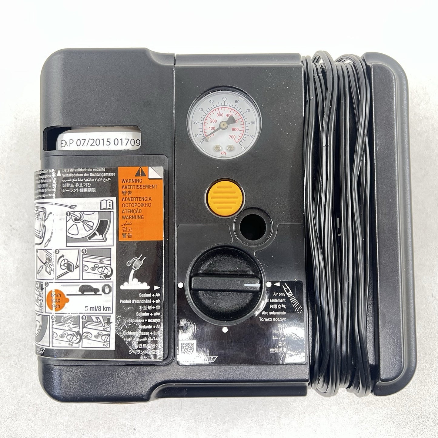 92230763 10-15 CHEVROLET CAMARO SS REAR TRUNK STORAGE FOAM WITH TIRE PUMP 92230763 OEM