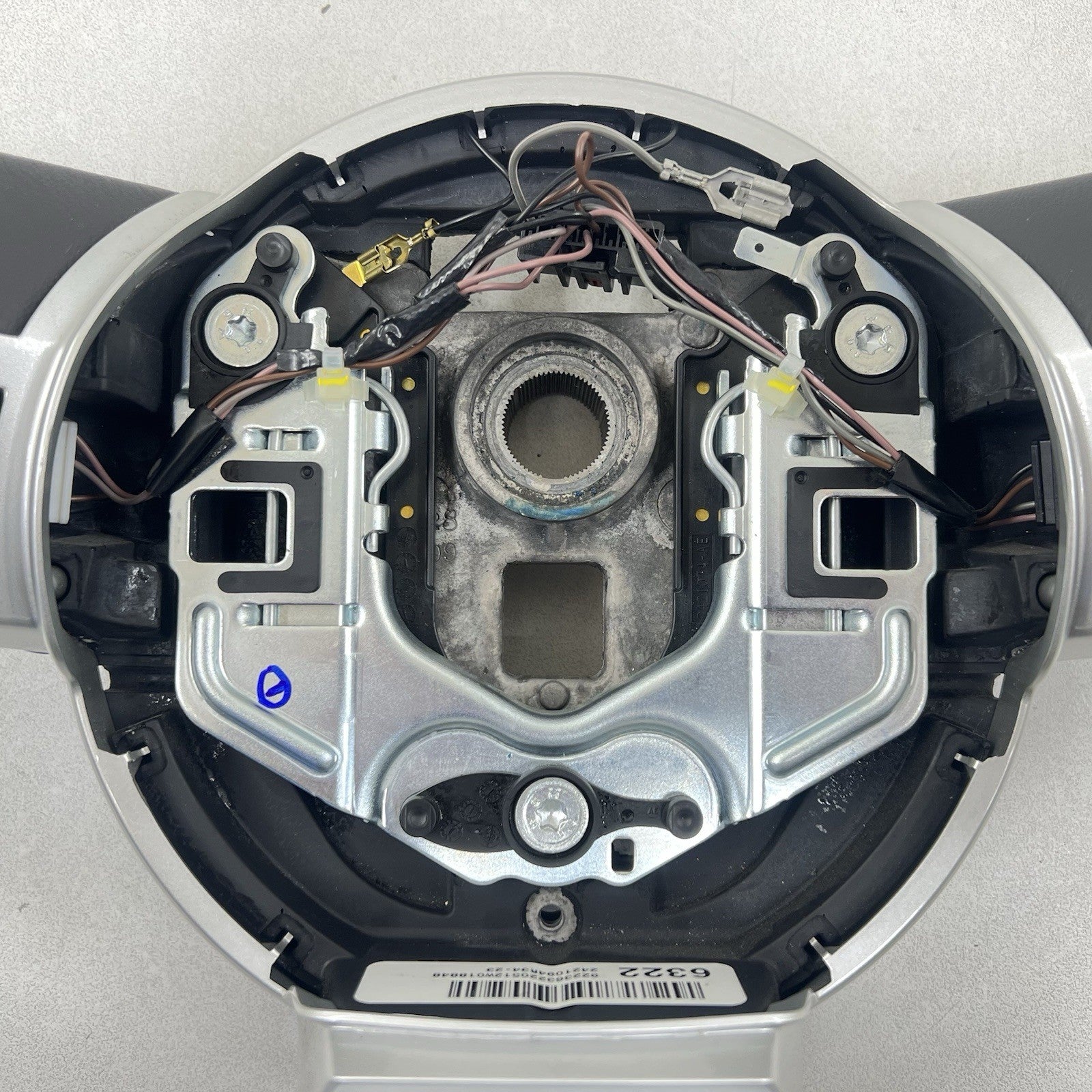 92236322 10-11 CHEVROLET CAMARO SS DRIVER STEERING WHEEL LEATHER 92236322 OEM