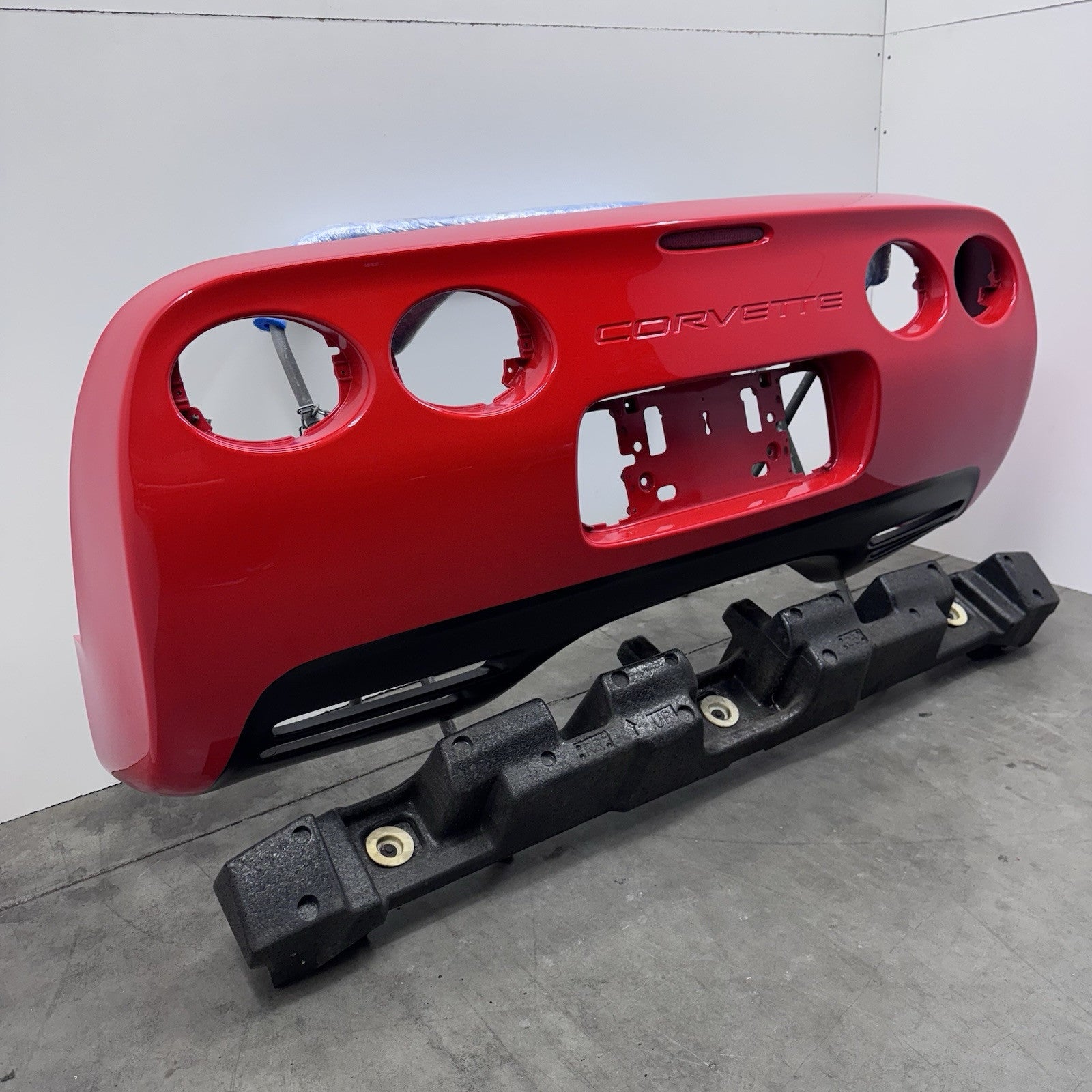 97-04 CHEVROLET CORVETTE C5 REAR BUMPER COVER FASCIA WITH FOAM ABSORBER OEM