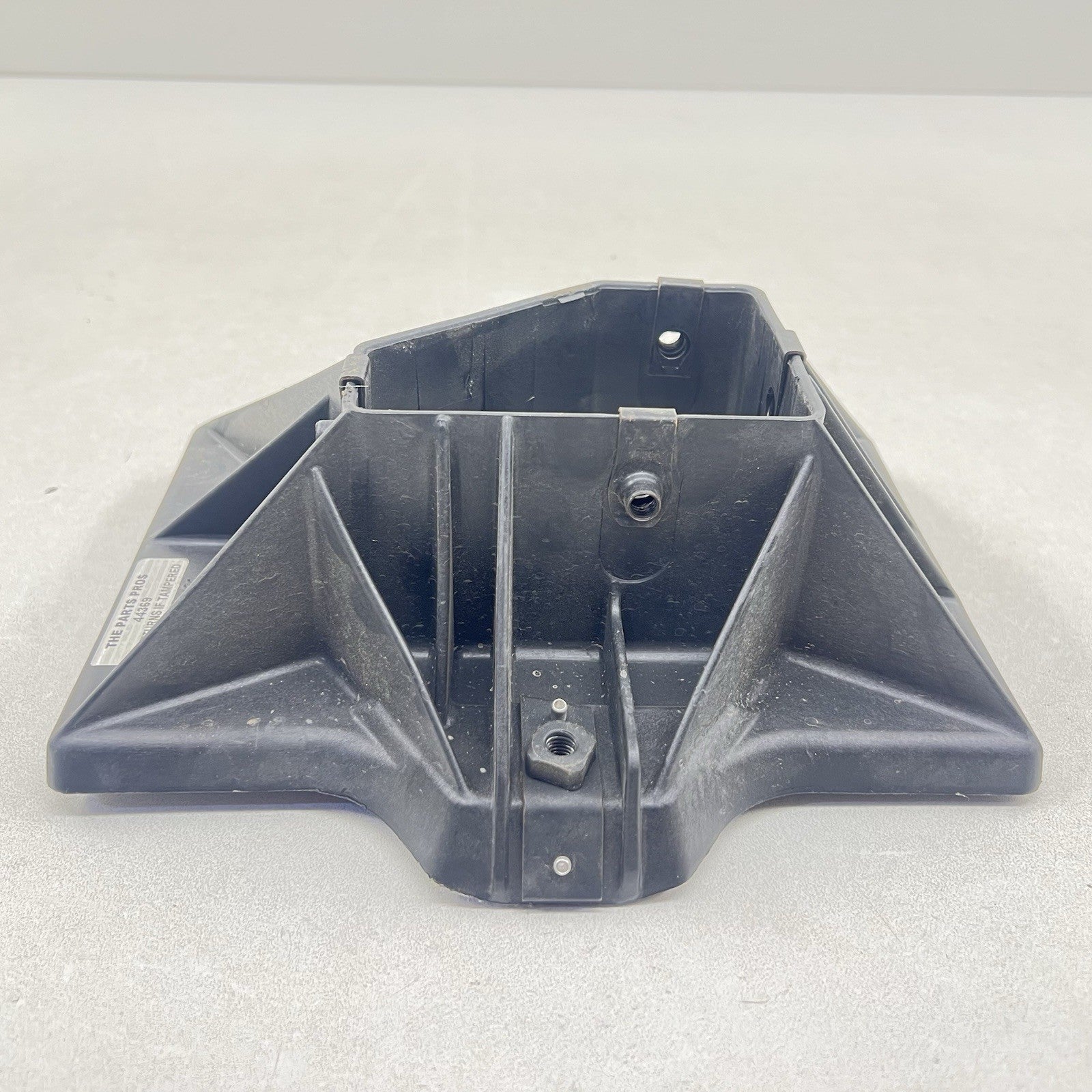 10268430 97-04 CHEVROLET CORVETTE C5 BATTERY TRAY BRACKET SUPPORT MOUNT 10268430 OEM