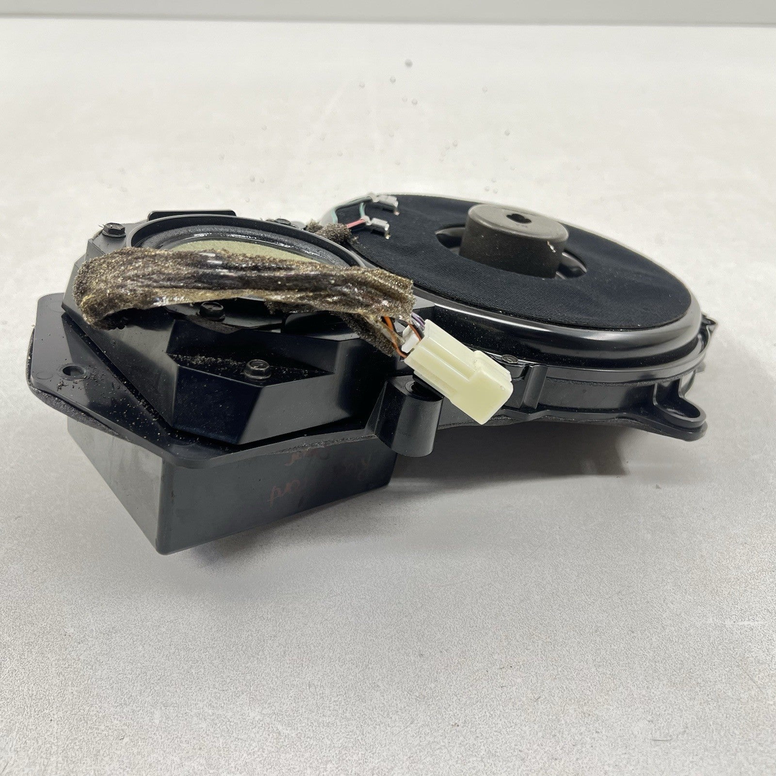 10278959 97-04 CHEVROLET CORVETTE C5 LEFT AND RIGHT DOOR SPEAKER PAIR W/ REAR SPEAKER OEM