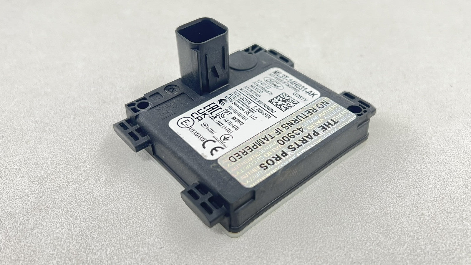 ML3T-14H031-AK / ML3T 14H031 AK / ML3T14H031AK 24-25 FORD MUSTANG GT DRIVER LEFT REAR BLIND SPOT RADAR MONITOR MODULE OE