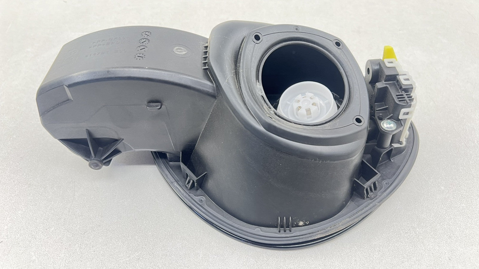 5147B1-E00 / 5147B1 E00 / 5147B1E00 22-25 TOYOTA GR86 FUEL TANK GAS CAP DOOR LID COVER BLACK 5147B1E00 OEM