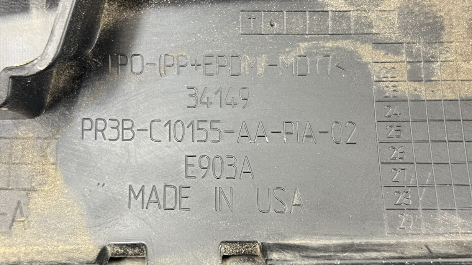 PR3B-C10155-AA / PR3B C10155 AA / PR3BC10155AA 24-25 FORD MUSTANG GT DARK HORSE LEFT SIDE SKIRT ROCKER PANEL COVER TRIM 