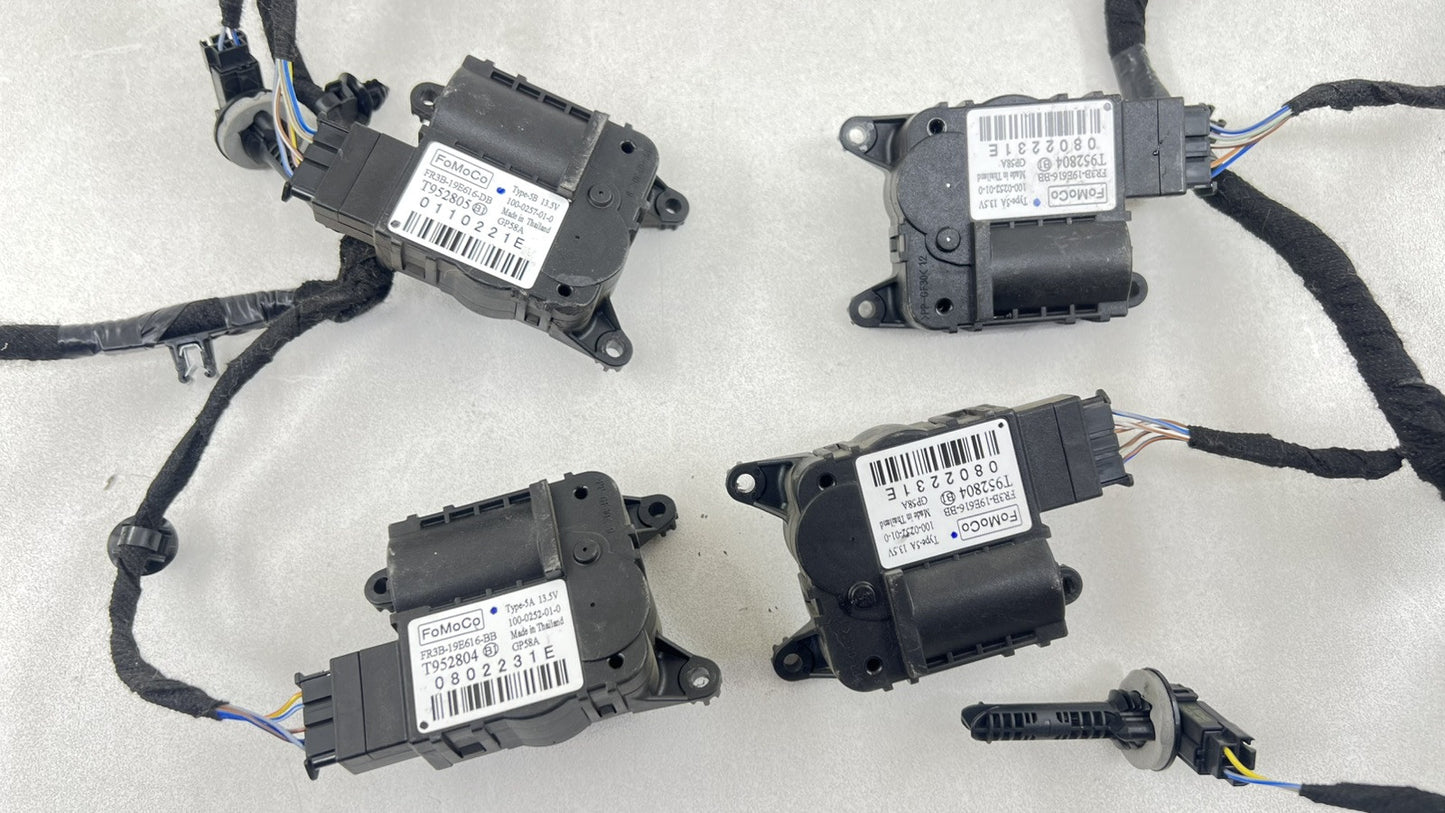 PR3T-18B574-BC / PR3T 18B574 BC / PR3T18B574BC 24-25 FORD MUSTANG GT HVAC BOX HEATER AC FLAP MOTOR AIR MIX ACTUATOR SET 