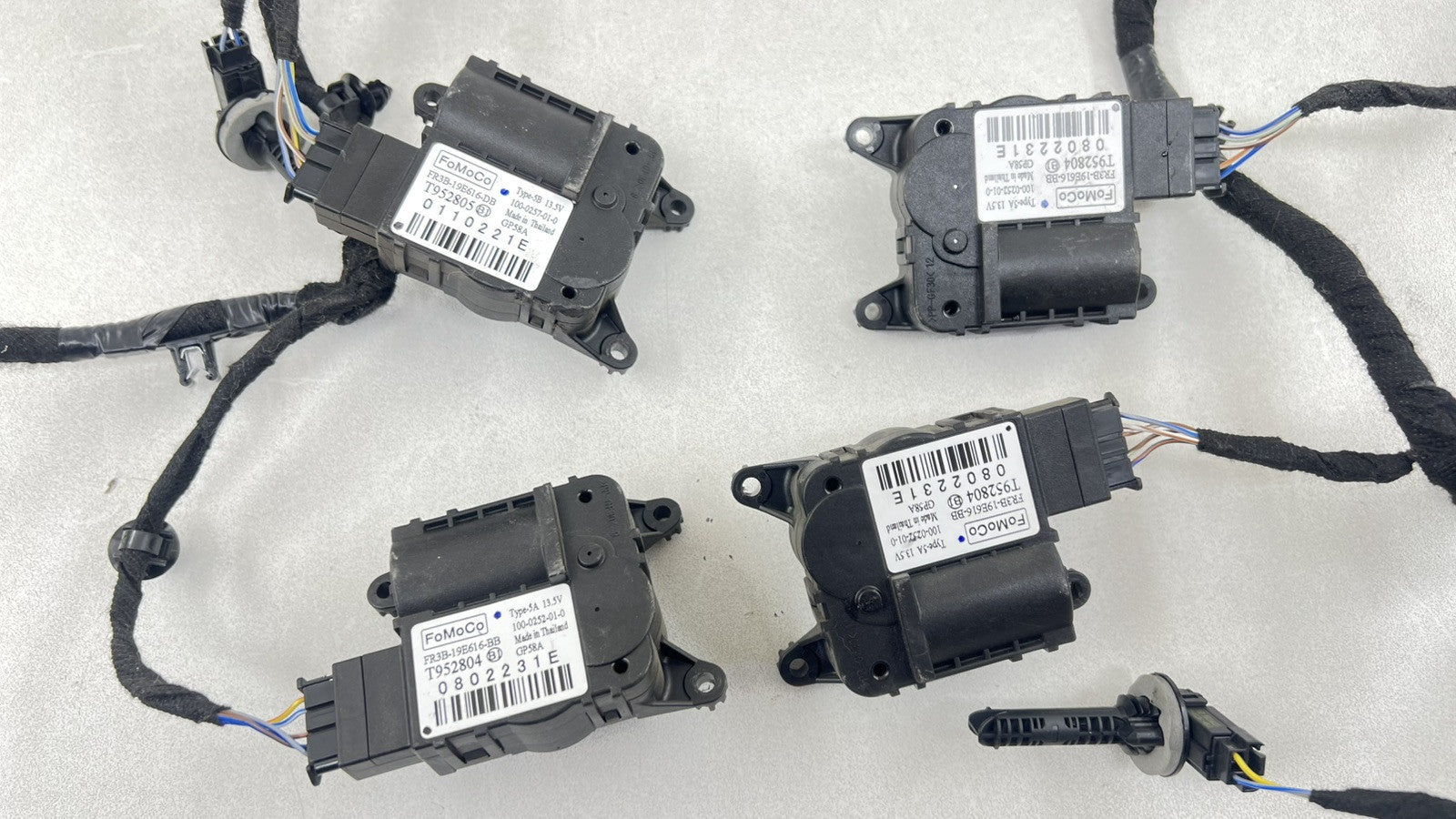 PR3T-18B574-BC / PR3T 18B574 BC / PR3T18B574BC 24-25 FORD MUSTANG GT HVAC BOX HEATER AC FLAP MOTOR AIR MIX ACTUATOR SET 