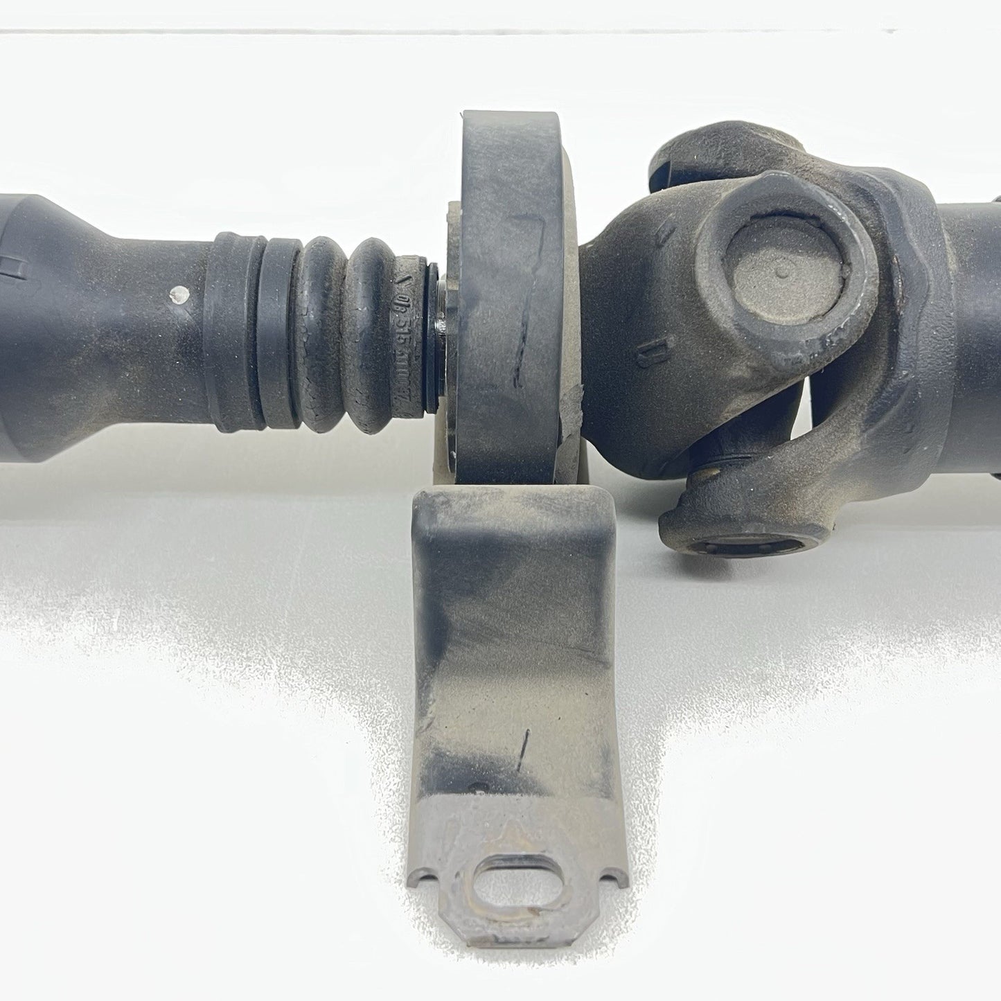 92236999 / 9223 6999 10-15 CHEVROLET CAMARO SS MANUAL DRIVESHAFT DRIVE SHAFT PROPELLER 92236999 OEM