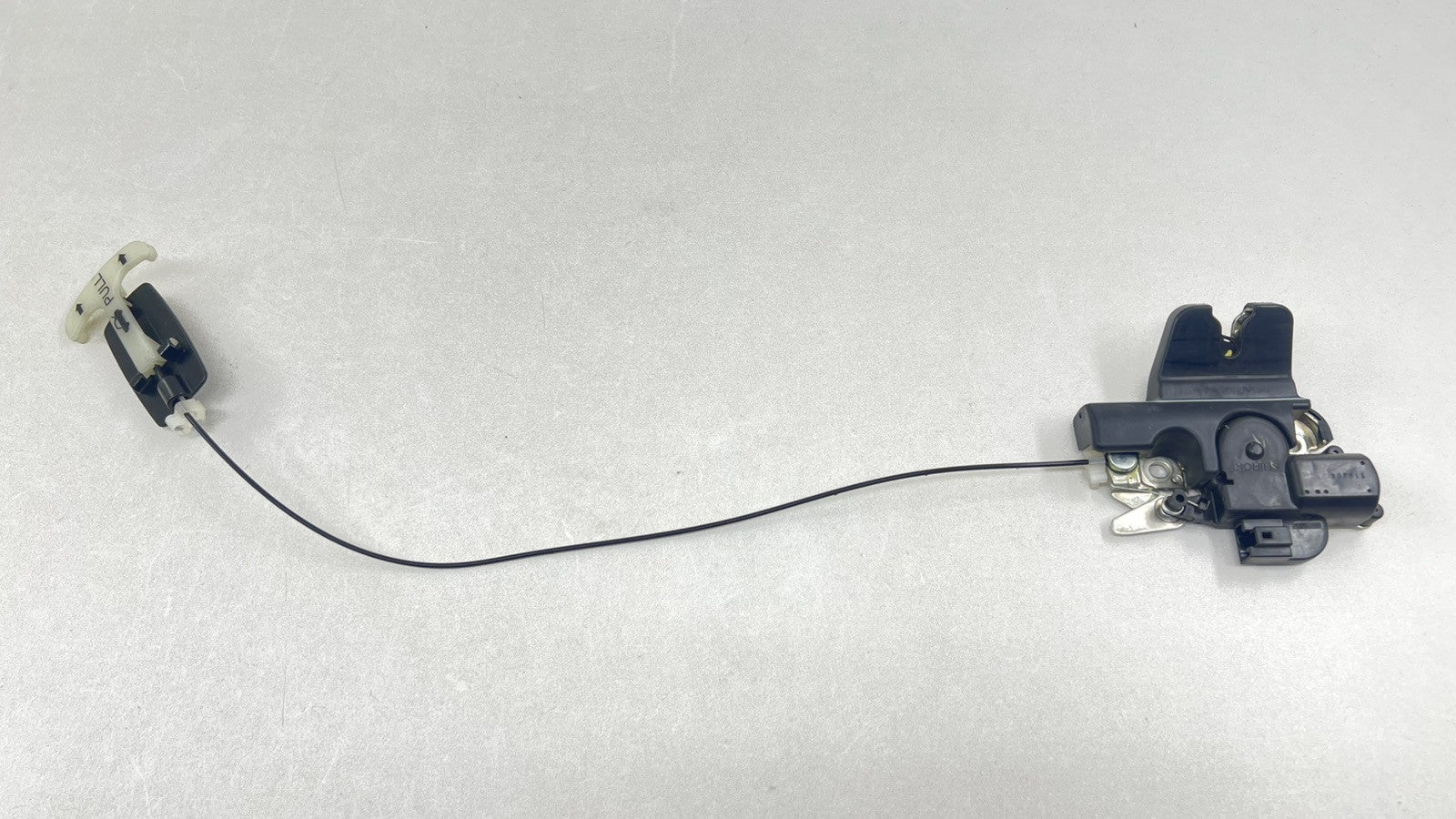 08-13 INFINITI G37 SEDAN REAR TRUNK LATCH LOCK ACTUATOR PULL LEVER OEM