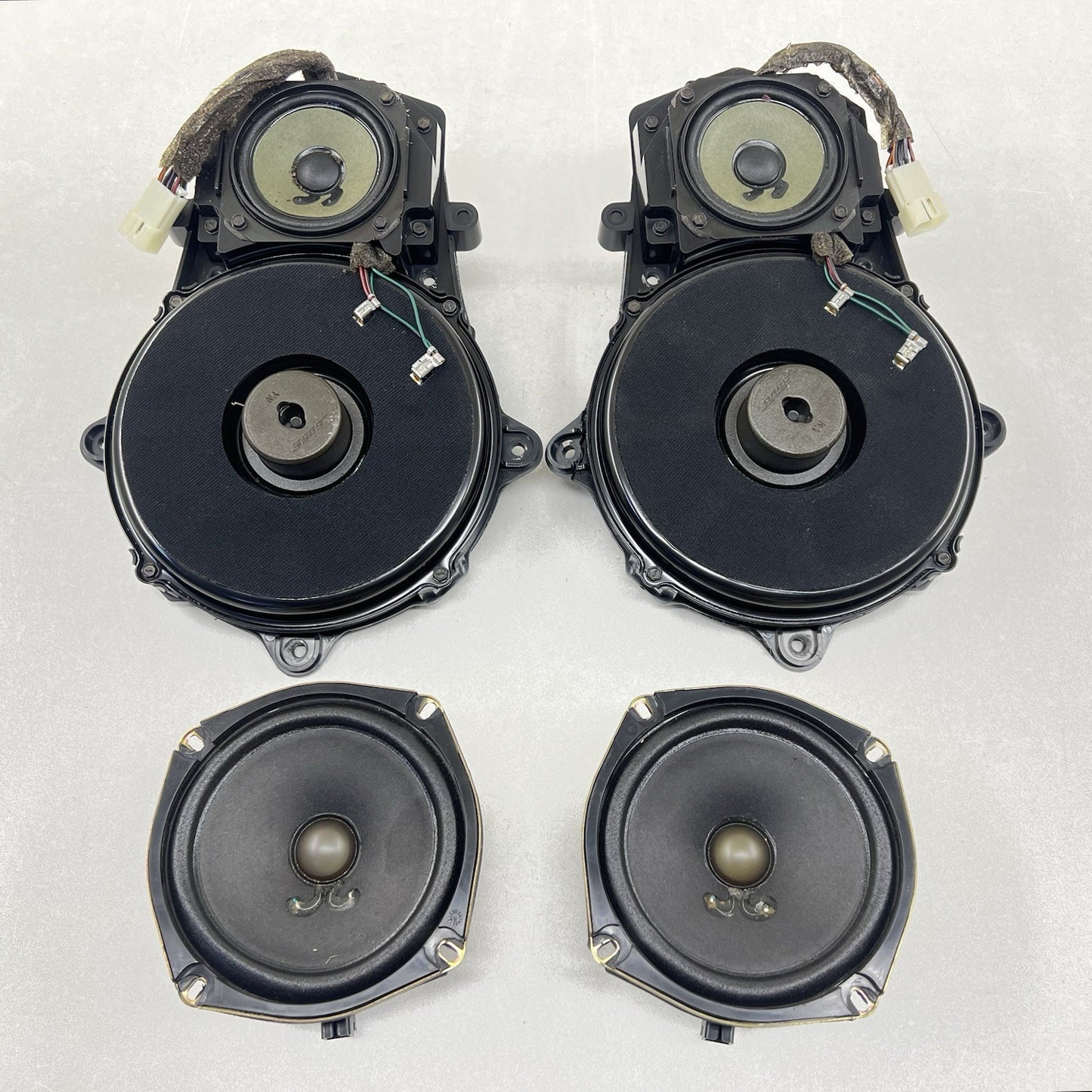 10278959 97-04 CHEVROLET CORVETTE C5 LEFT AND RIGHT DOOR SPEAKER PAIR W/ REAR SPEAKER OEM
