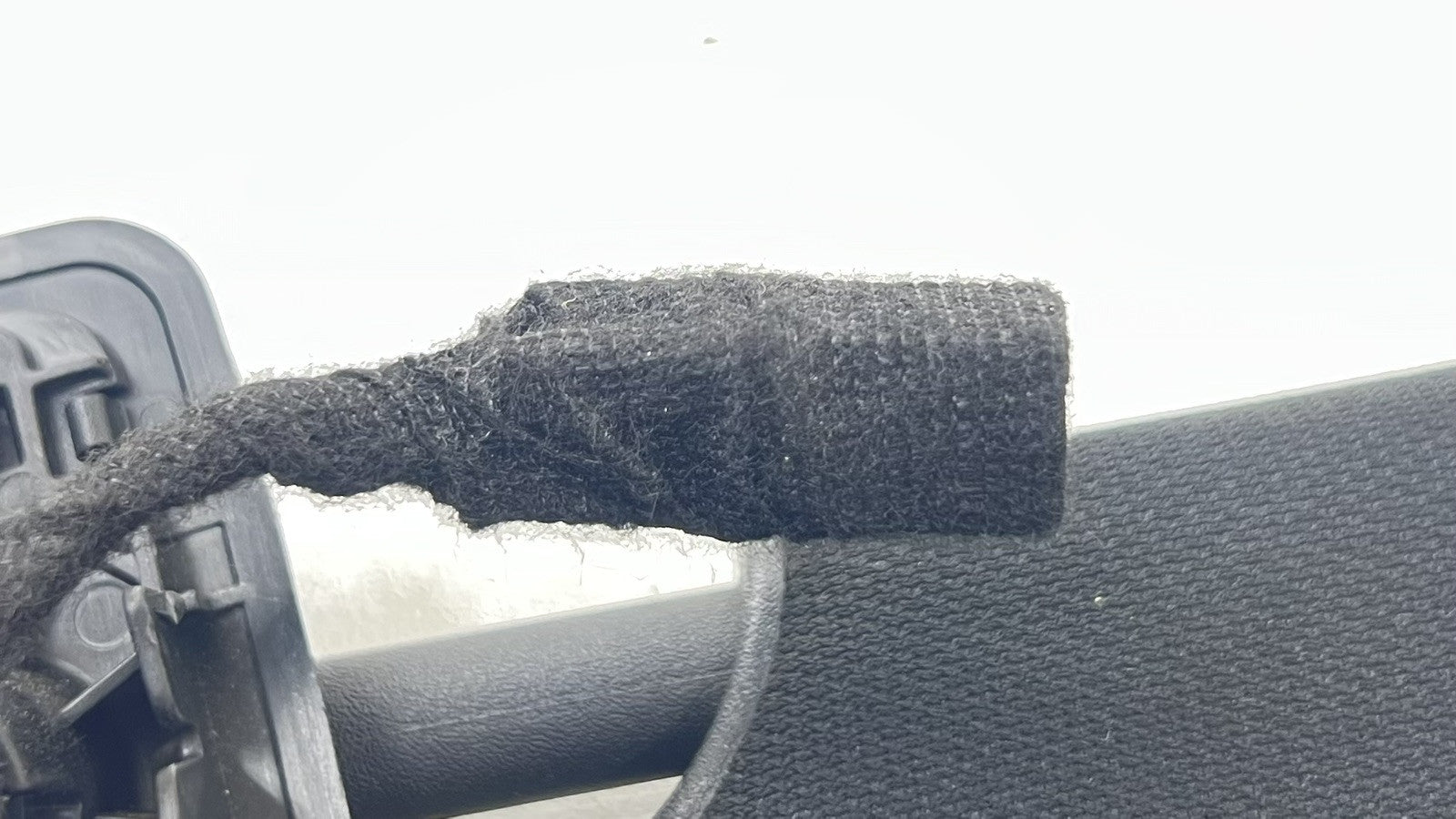 KR3B-6304101 / KR3B 6304101 / KR3B6304101 24-25 FORD MUSTANG GT LEFT & RIGHT FRONT SUNVISOR SUN VISOR SHADE PAIR BLACK O