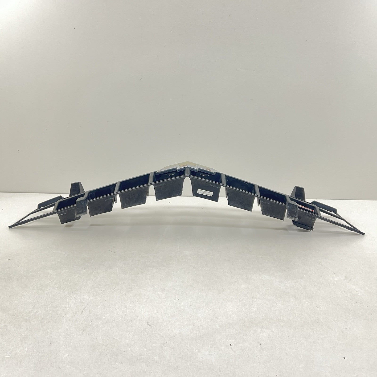 92242526 10-13 CHEVROLET CAMARO SS FRONT BUMPER UPPER GRILLE GRILL TRIM 92242526 OEM