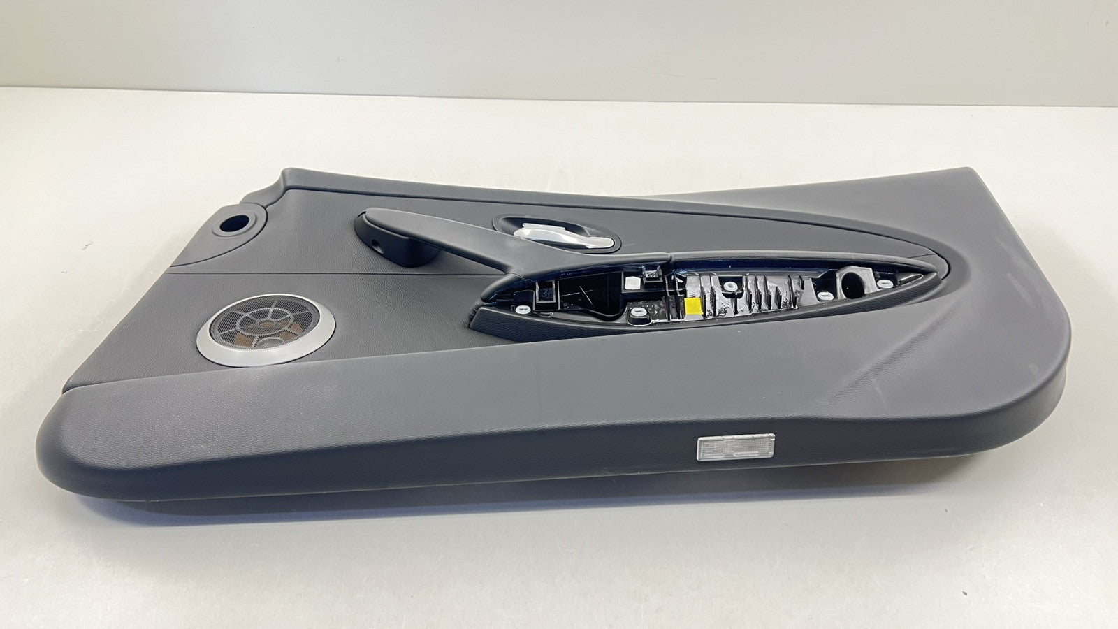 7458160 / 7 458 160 06-10 BMW M6 E63 E64 PASSENGER RIGHT DOOR PANEL TRIM LEATHER BLACK 7458160 OEM