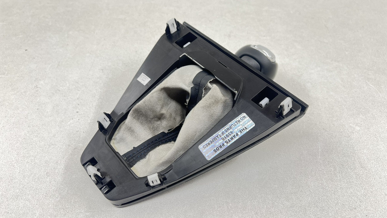  24-25 MUSTANG DARK HORSE CENTER CONSOLE AUTO SHIFT BOOT PANEL WITH KNOB OEM