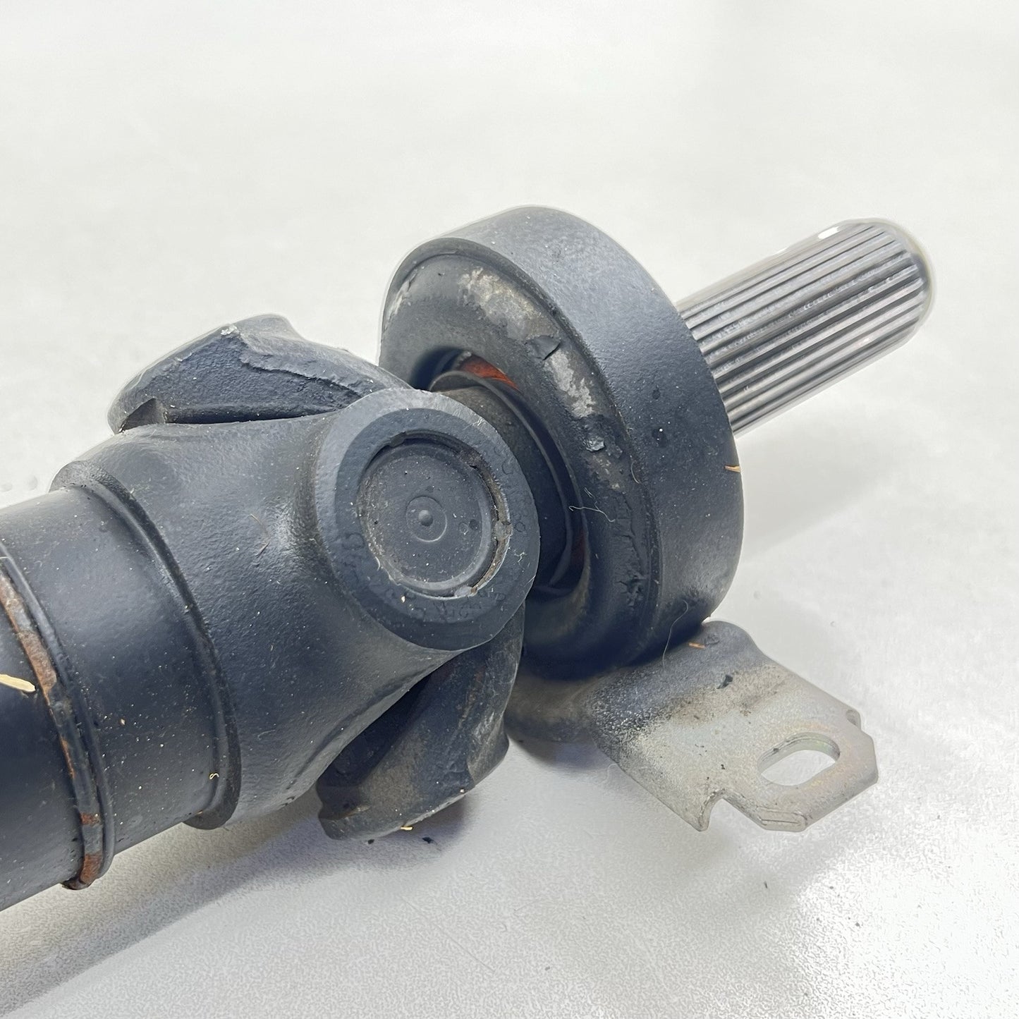 20931145 / 2093 1145 12-15 CHEVROLET CAMARO ZL1 MANUAL DRIVESHAFT DRIVE SHAFT PROPELLER 20931145 OEM