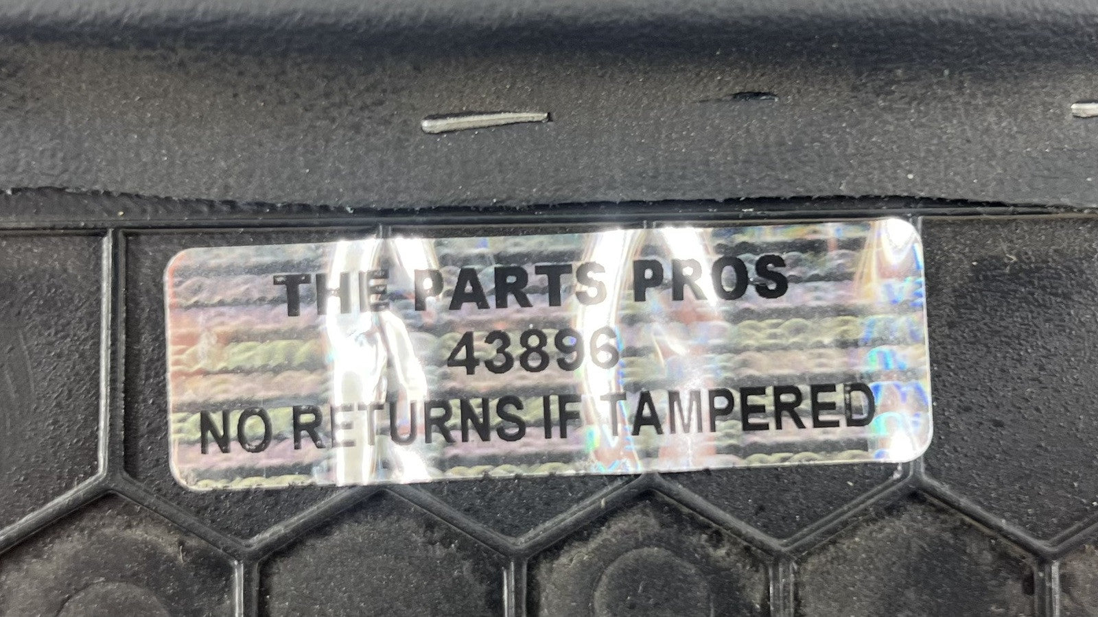 PR3B-C044E07-BB / PR3B C044E07 BB / PR3BC044E07BB 24-25 FORD MUSTANG DARK HORSE LEFT SIDE CENTER CONSOLE PANEL COVER TRI