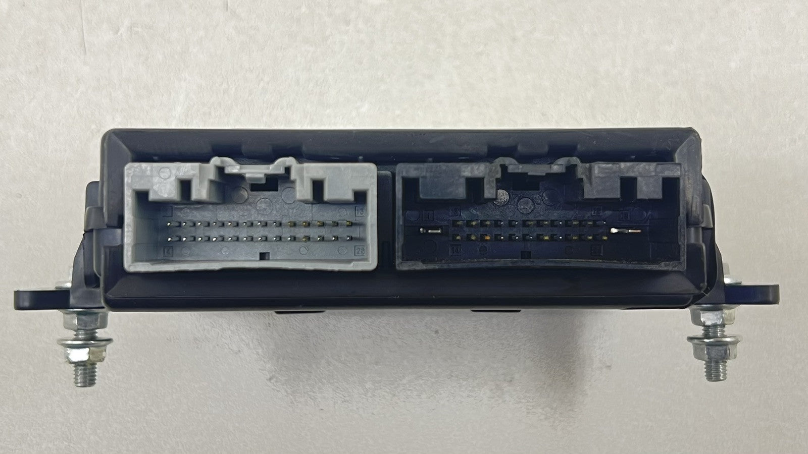 PR3T-14D644-BA / PR3T 14D644 BA / PR3T14D644BA 24-25 FORD MUSTANG GT LIGHTING CONTROL MODULE PR3T-14D644-BA OEM