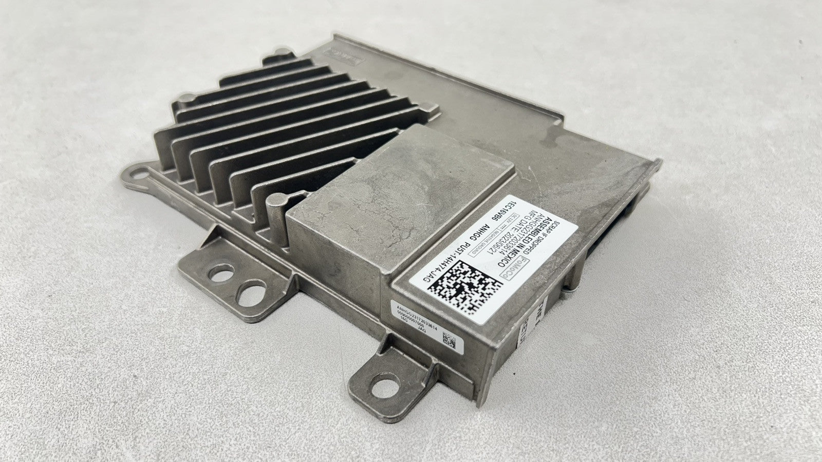 PU5T-14H474-JAG / PU5T 14H474 JAG / PU5T14H474JAG 24-25 FORD MUSTANG GT GATEWAY CONTROL MODULE PU5T-14H474-JAG OEM