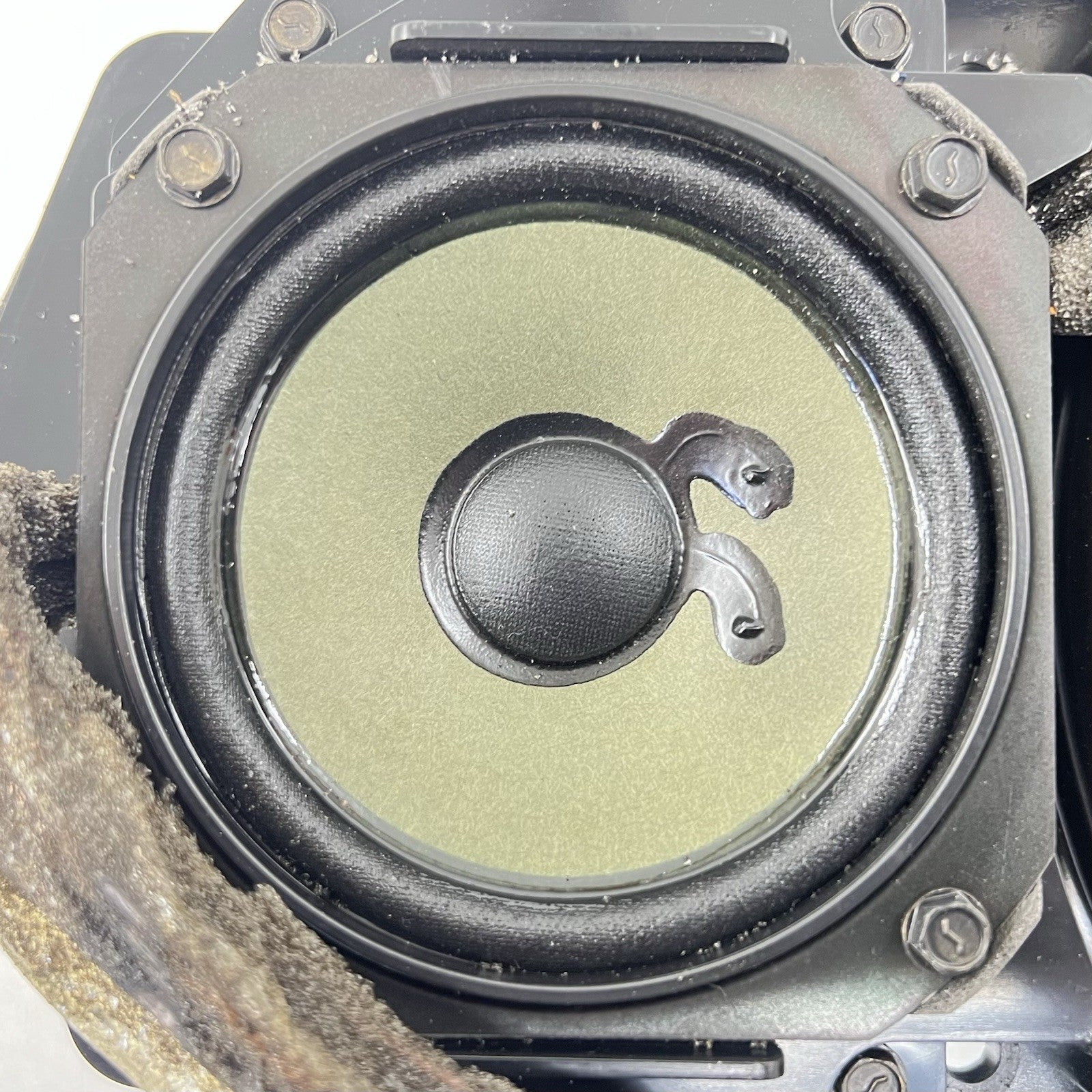 10278959 97-04 CHEVROLET CORVETTE C5 LEFT AND RIGHT DOOR SPEAKER PAIR W/ REAR SPEAKER OEM