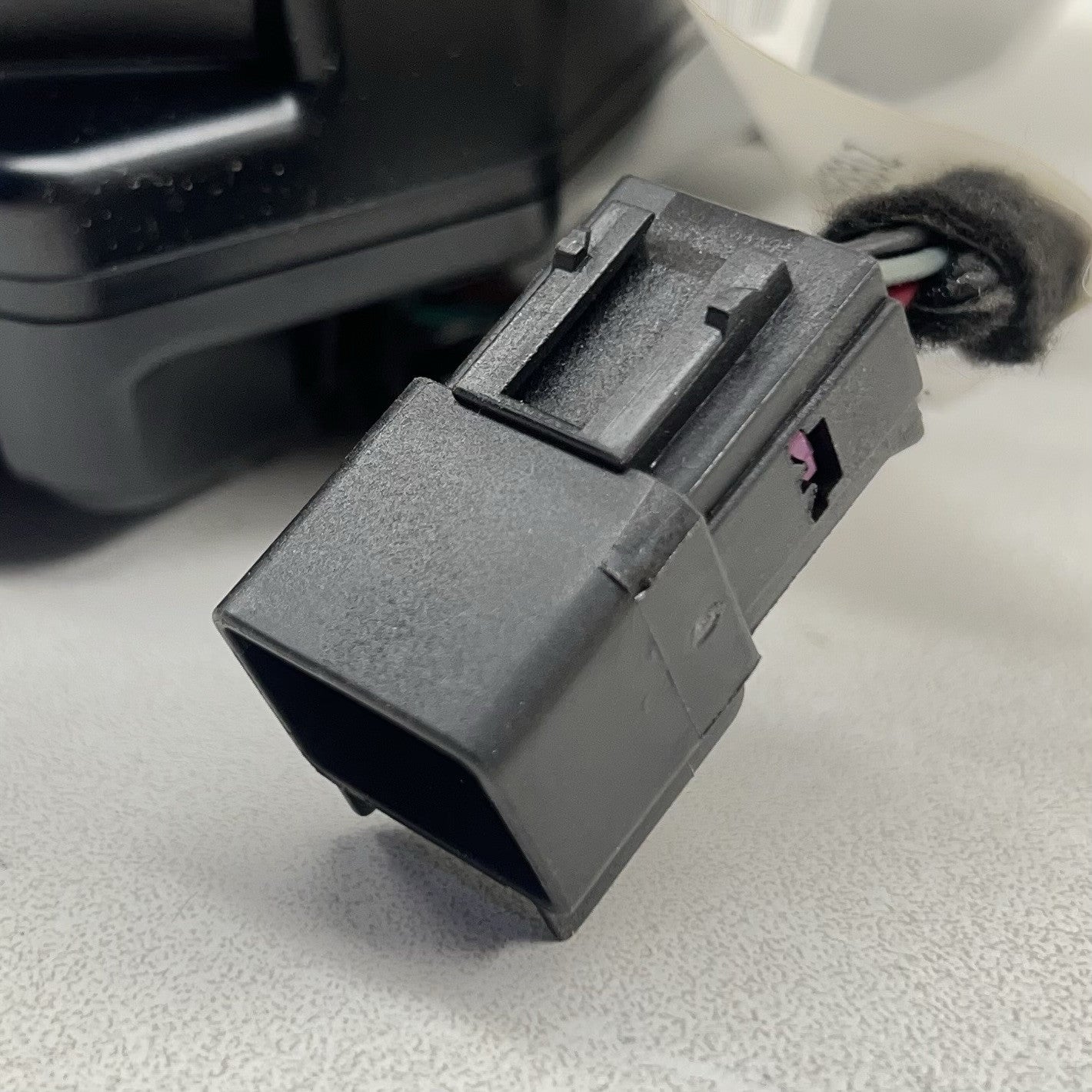 22916263 11-13 CHEVROLET CAMARO ZL1 SS HEADS-UP DISPLAY PROJECTOR SCREEN 22916263 OEM