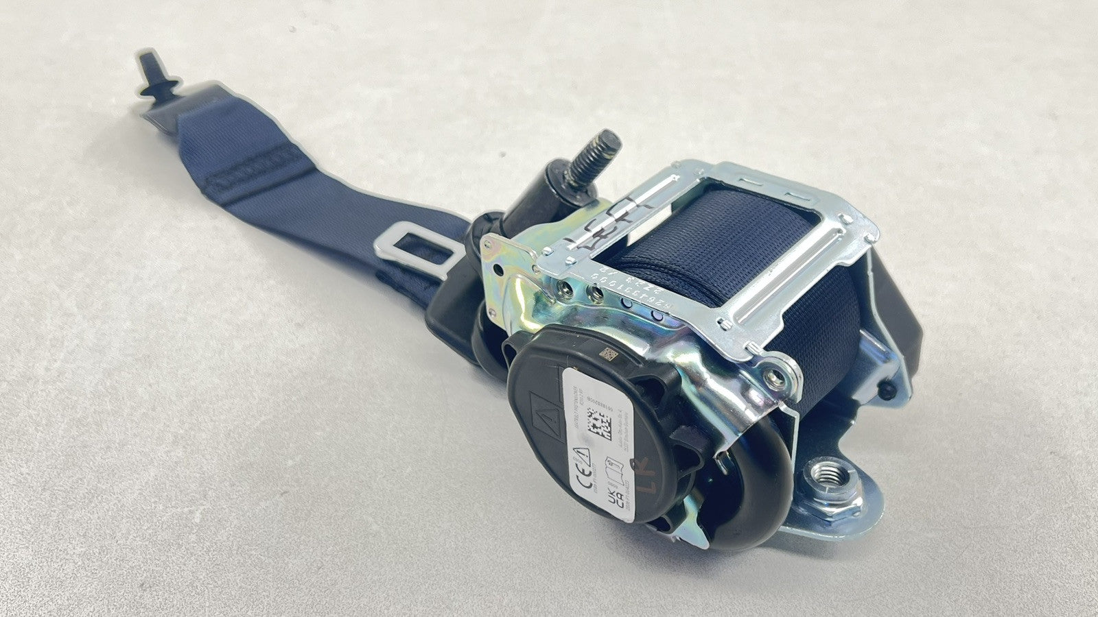 661888200B 24-25 FORD MUSTANG DARK HORSE DRIVER LEFT REAR SEATBELT SEAT BELT RETRACTOR OEM