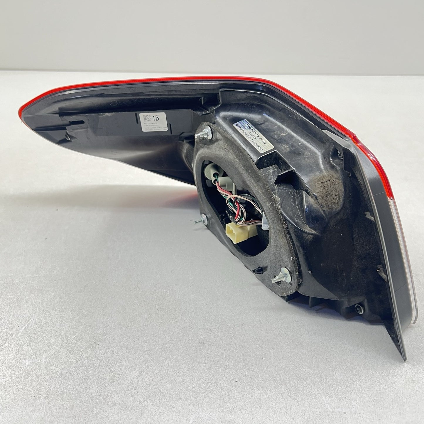 84210-VA020 / 84210 VA020 / 84210VA020 15-21 SUBARU WRX OR STI RIGHT REAR TAILLIGHT LIGHT LAMP 84210-VA020 OEM