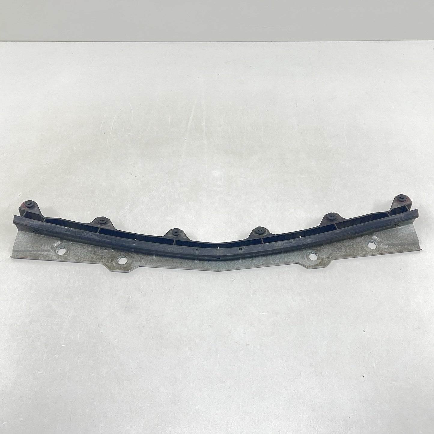 10256973 01-04 CORVETTE C5 Z06 FRONT UPPER FASCIA RETAINER SUPPORT BRACKET 10256973 OEM