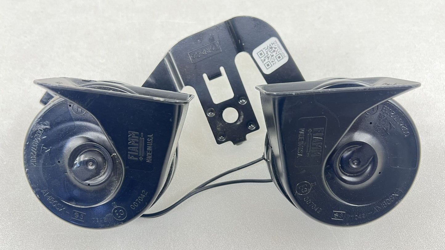 PR3T-13A803-AA / PR3T 13A803 AA / PR3T13A803AA 24-25 FORD MUSTANG GT LOW HIGH NOTE PITCH TONE HORN SIREN ALARM SIGNAL PA