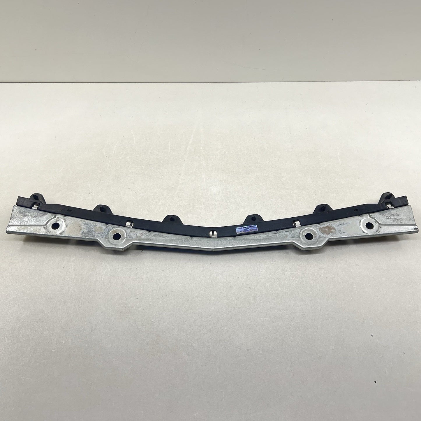 10256973 01-04 CORVETTE C5 Z06 FRONT UPPER FASCIA RETAINER SUPPORT BRACKET 10256973 OEM