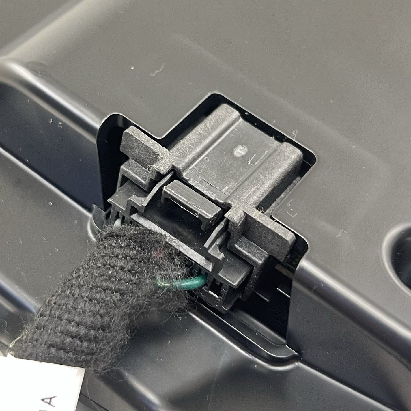 22916263 11-13 CHEVROLET CAMARO ZL1 SS HEADS-UP DISPLAY PROJECTOR SCREEN 22916263 OEM