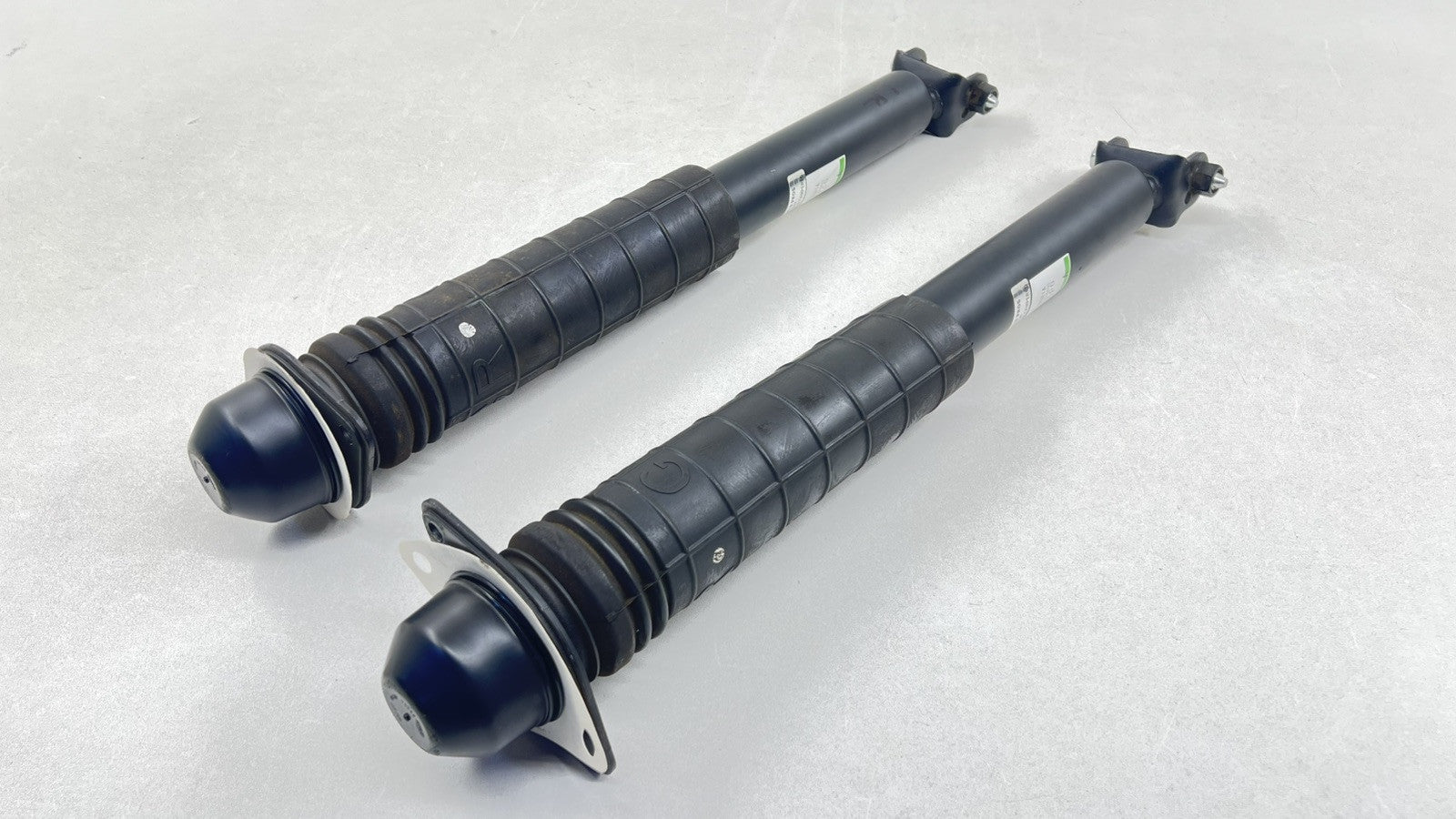 061528350062 24-25 NISSAN Z NISMO FRONT AND REAR SHOCK STRUT SPRING ABSORBER COMPLETE SET OEM