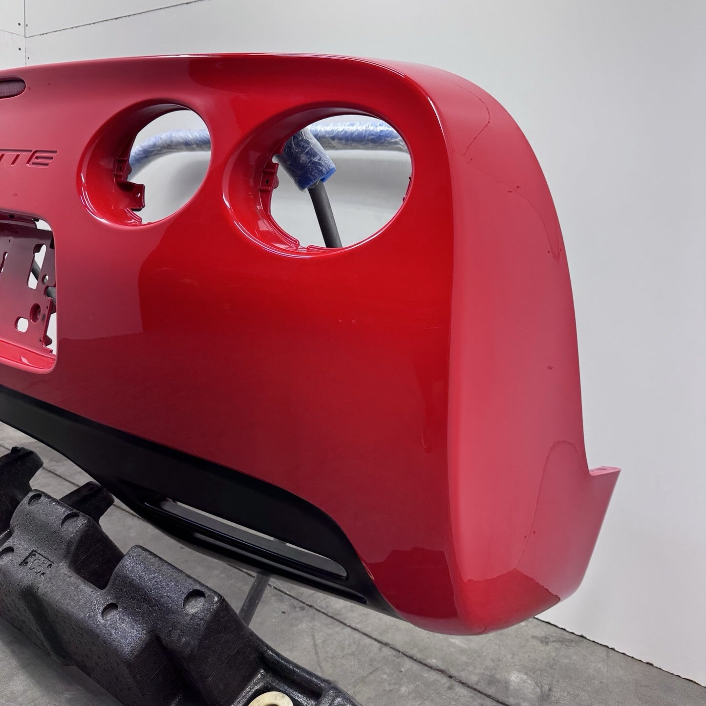 97-04 CHEVROLET CORVETTE C5 REAR BUMPER COVER FASCIA WITH FOAM ABSORBER OEM