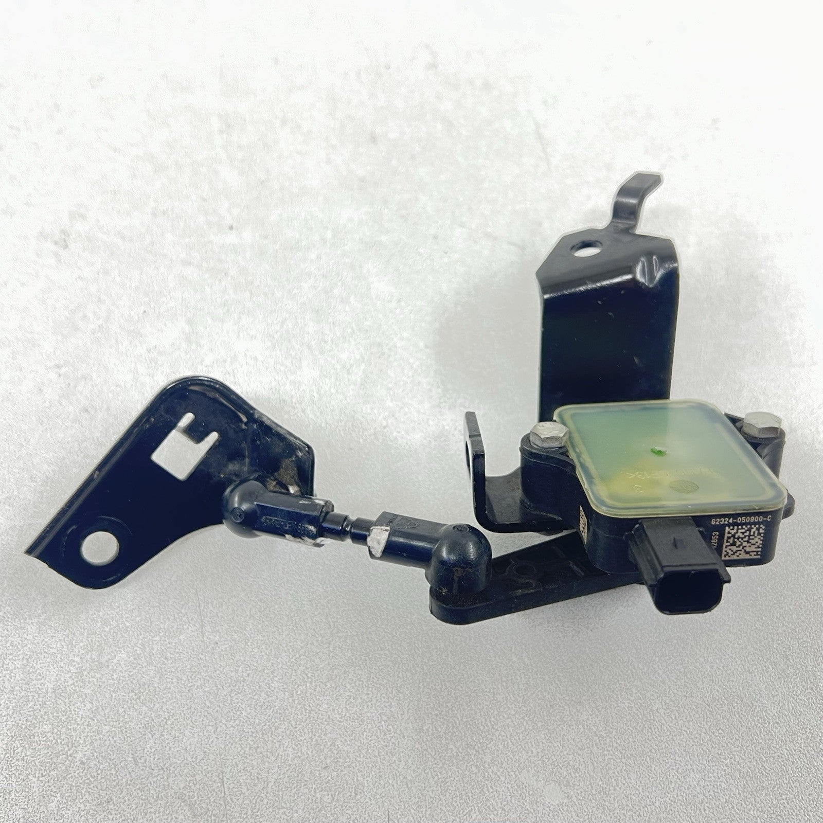 PR3C-5A967-AA / PR3C 5A967 AA / PR3C5A967AA 24-25 FORD MUSTANG GT PASSENGER RIGHT REAR HEADLIGHT HEIGHT LEVEL SENSOR OEM